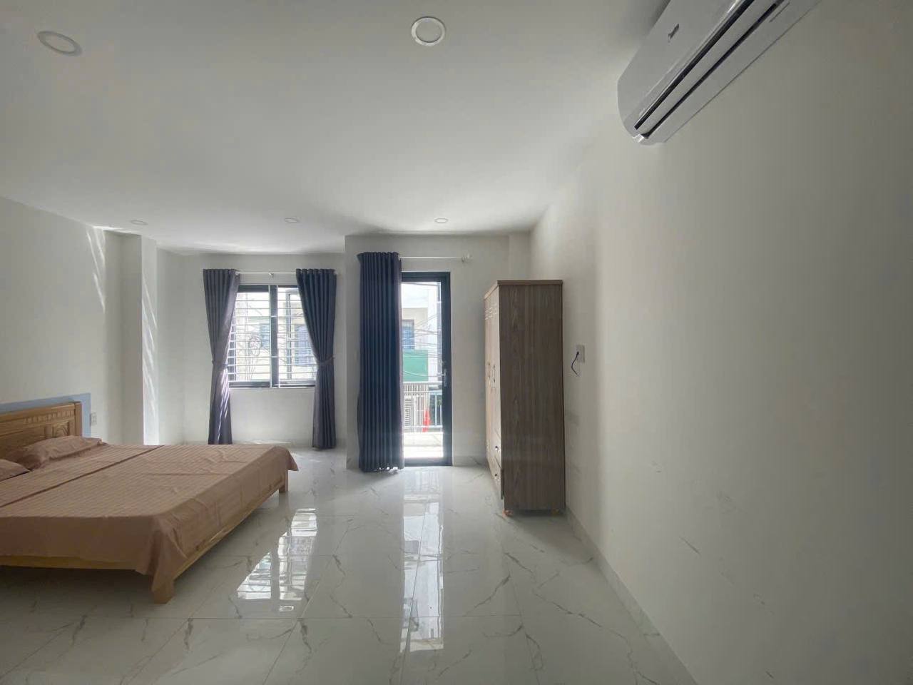 Сдаётся студия в центре Нячанга, 30 м², с балконом, холодильником и телевизором.