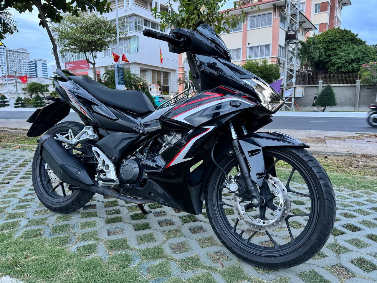 Фото 3: Продаётся Honda 155 Winner X 2021 года с пробегом 21 400 км
