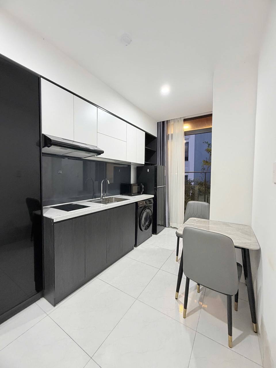 Фото 2: Апартаменты с 2 спальнями, 45 м², на улице Cao Ba Quat, менее 2 км до моря.