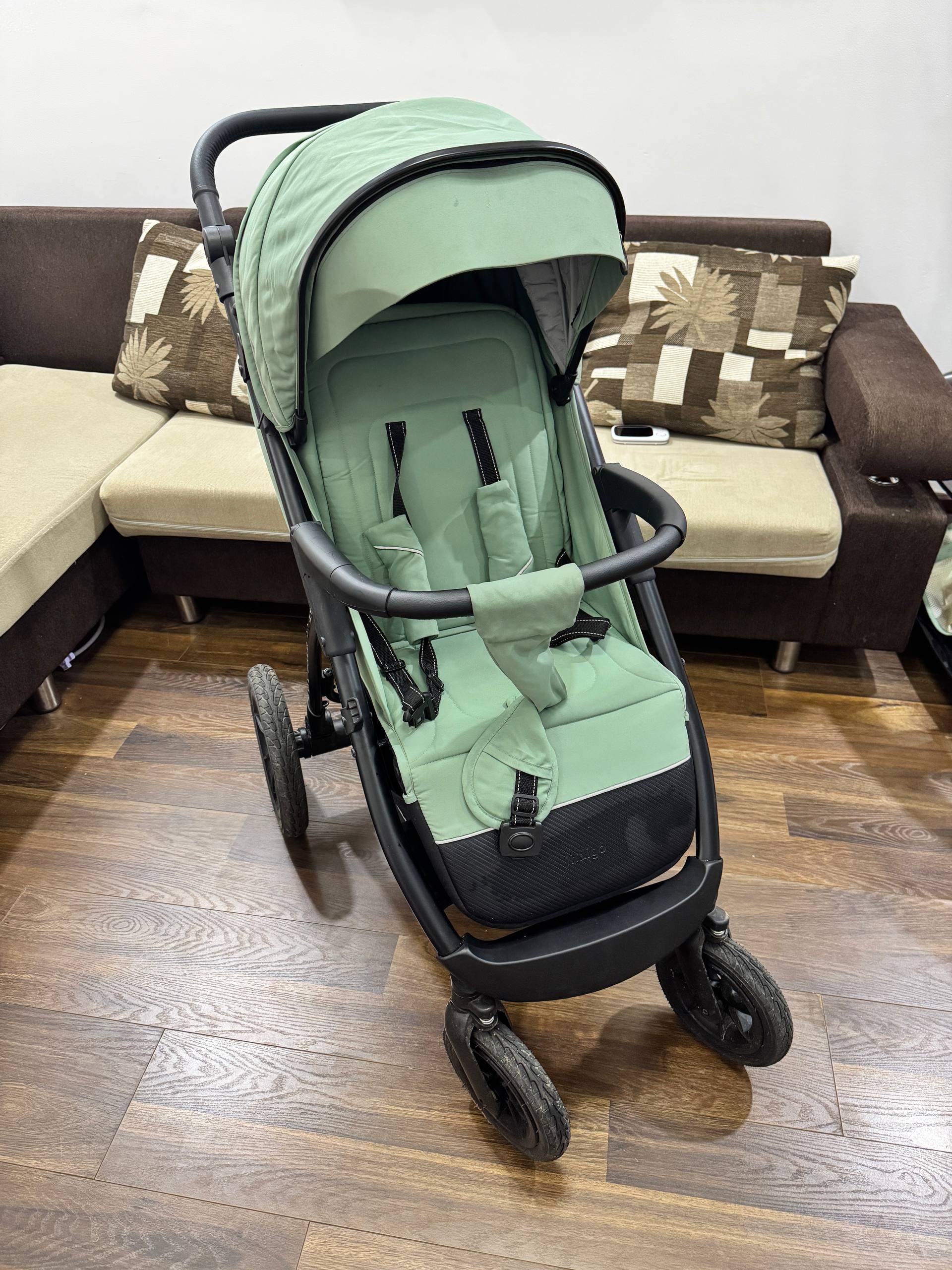 Прогулочная коляска Indigo EPICA XL AIR (2026) зелёного цвета в хорошем состоянии…