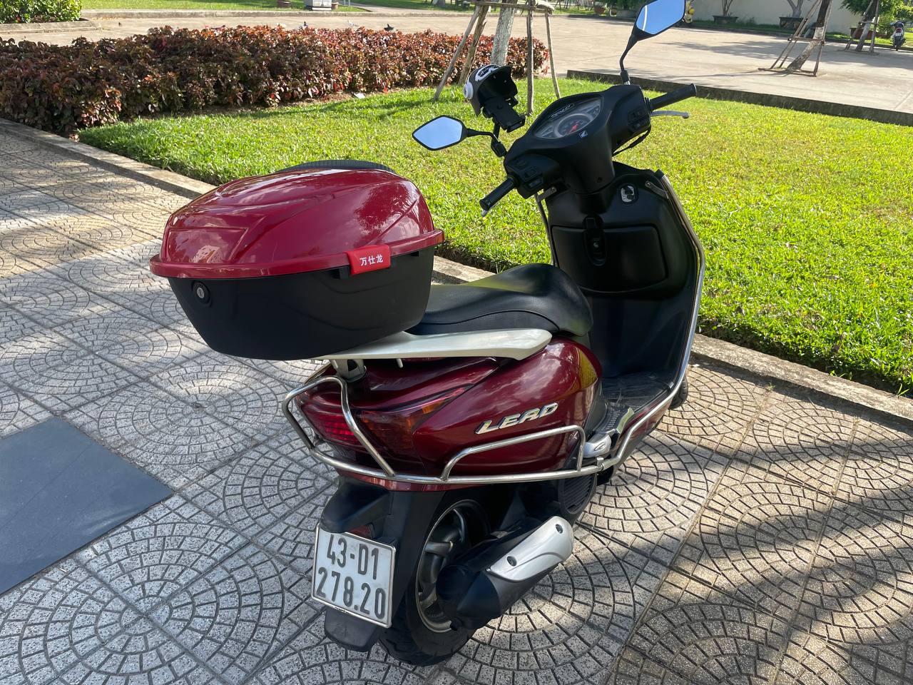 Фото 2: Продаётся скутер Honda Lead 110cc 2009 года с инжекторным двигателем.