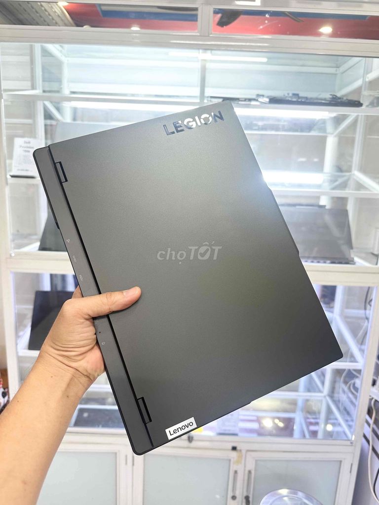Фото 2: Продаётся игровой ноутбук Lenovo Legion Pro 7 16 IRXH8 с процессором Core i9-13900Hx…