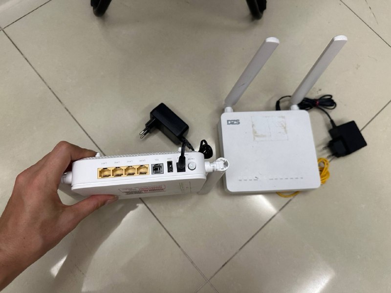 Фото 3: Продаются роутеры Wi-Fi: два новых Viettel в коробках и два б/у в рабочем состоянии.