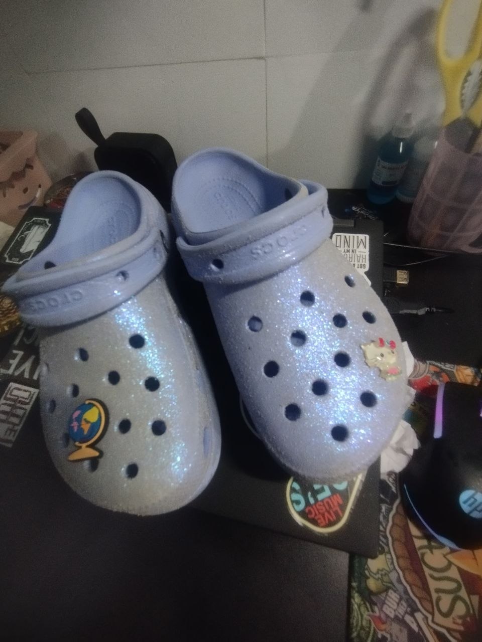 Фото 2: Продаются оригинальные Crocs Classic Glitter в отличном состоянии, надевались несколько…