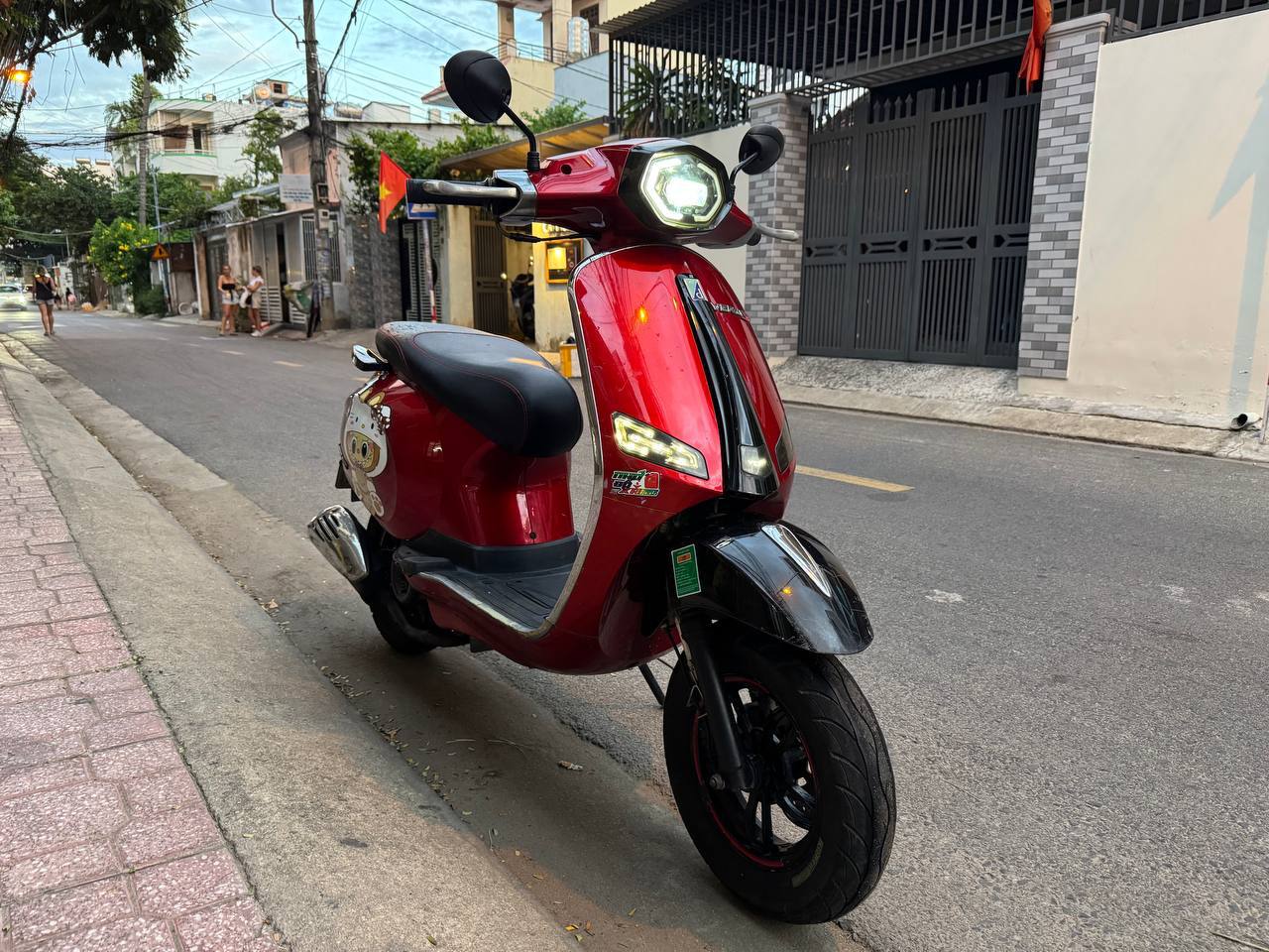 Продаётся Vespa 2023 года, 50 кубов, права не нужны, коробка автомат…