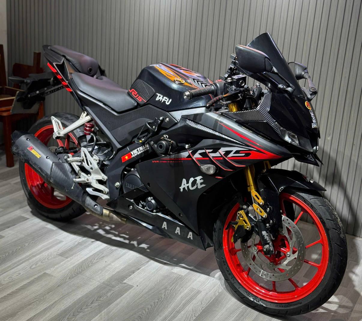 Продаётся Yamaha R15 V3 2020 года в отличном техническом и косметическ
