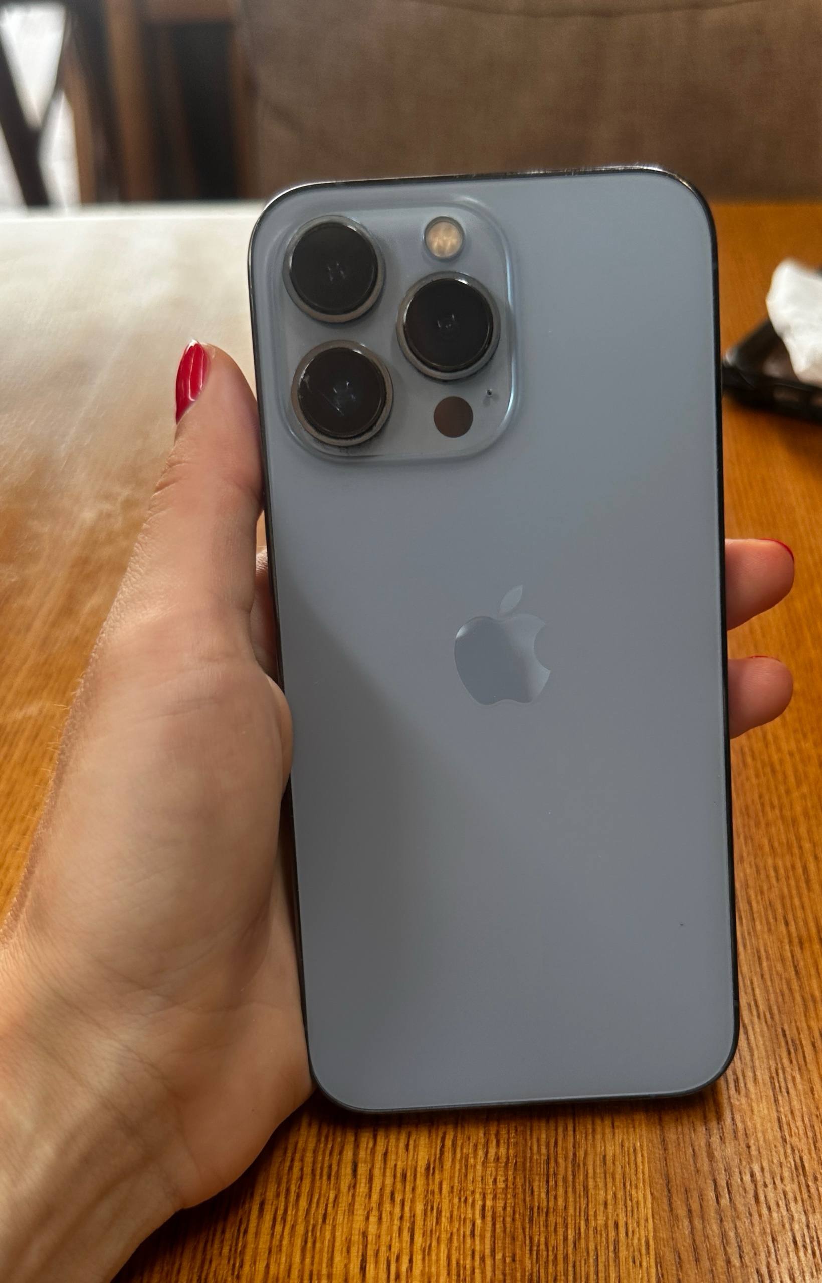 Фото 2: iPhone 13 Pro на 256 ГБ, аккумулятор 72%, в отличном состоянии, всё работает.