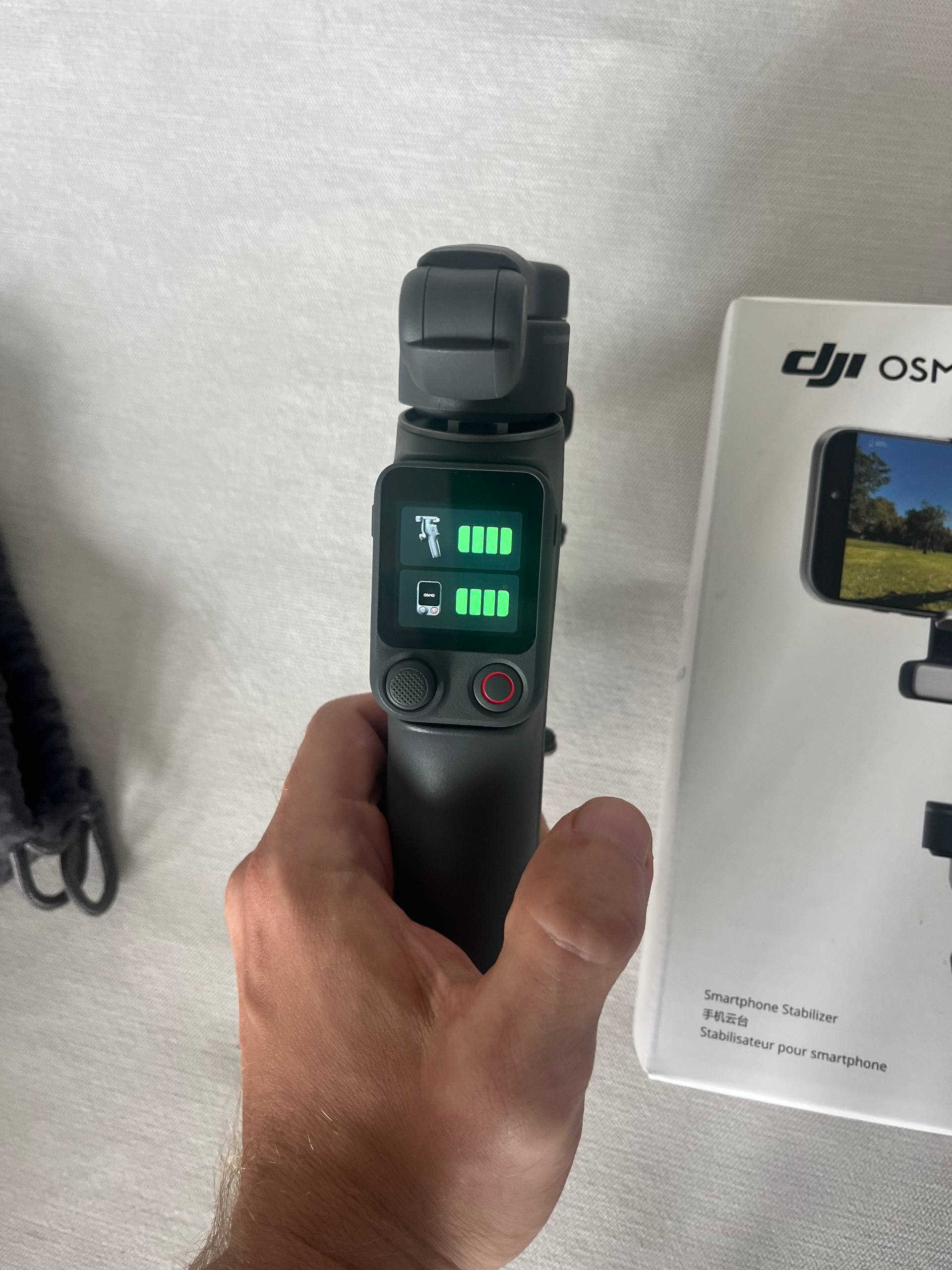 Фото 2: Продаётся стабилизатор для телефона DJI Osmo Mobile 8p, куплен в мае…