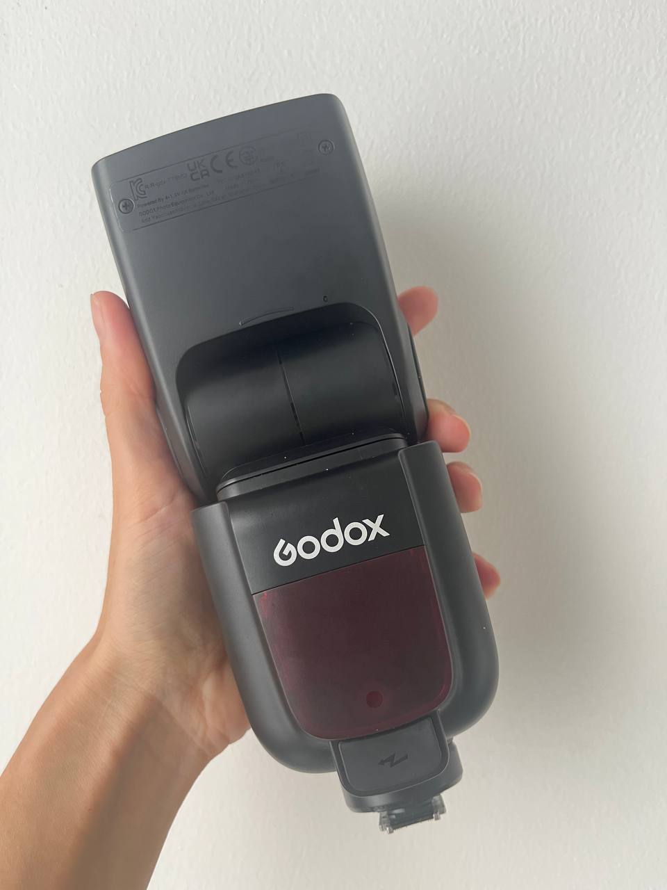 Продаётся накамерная вспышка Godox TT685 для Sony в идеальном состоянии, почти не…