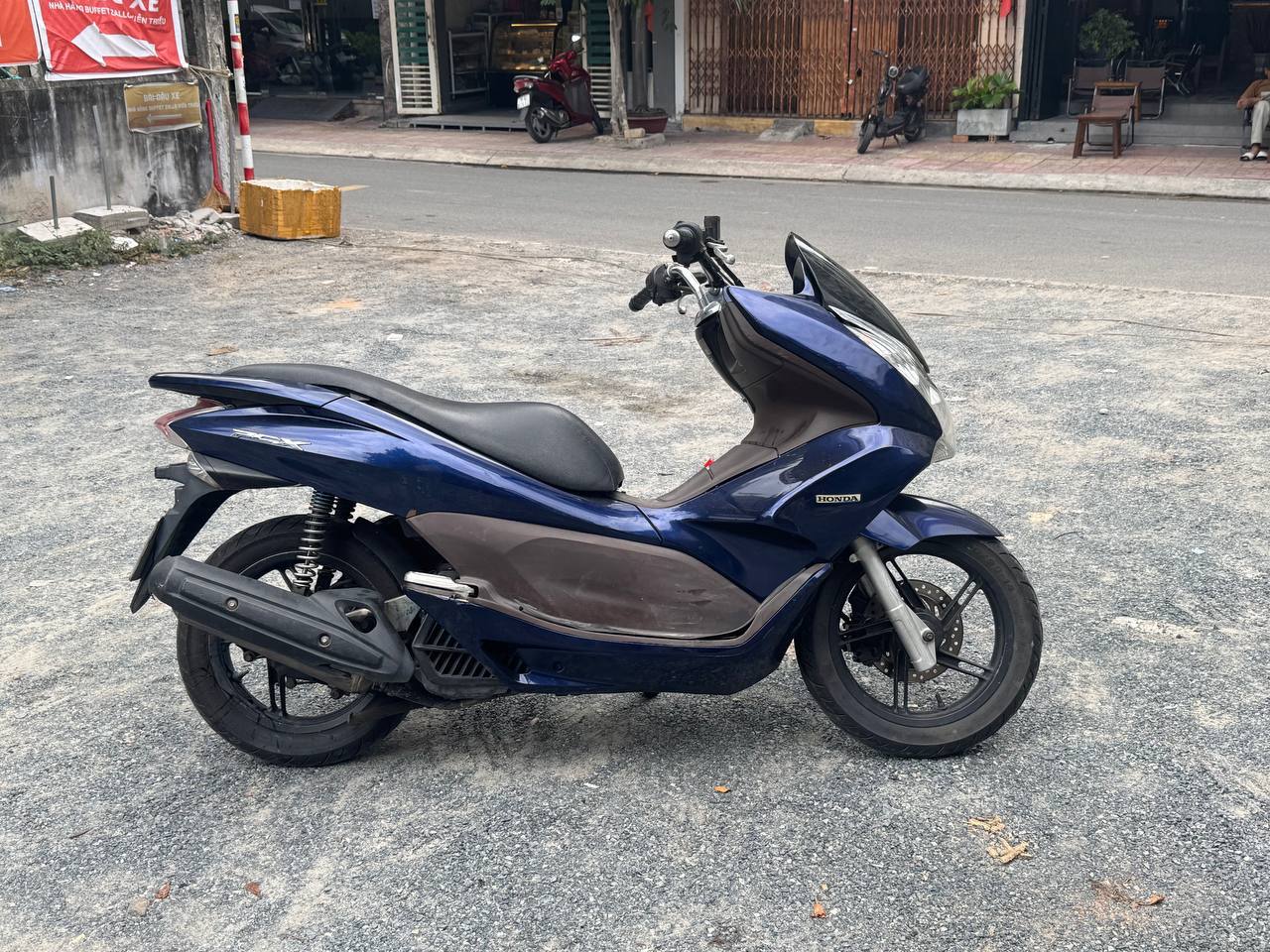 Фото 2: Продаётся легендарный байк Honda PCX 2011 года, 125 кубов