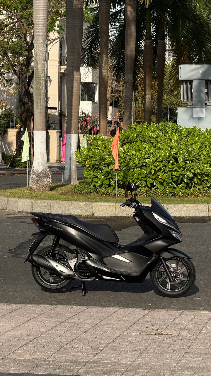 Продаётся Honda PCX 150 V3, ноябрь 2018 года, пробег 10 400 км