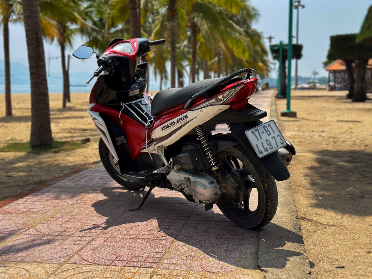Фото 2: Honda Air Blade 2011 года, красный, пробег 70 000 км, объём 110 куб