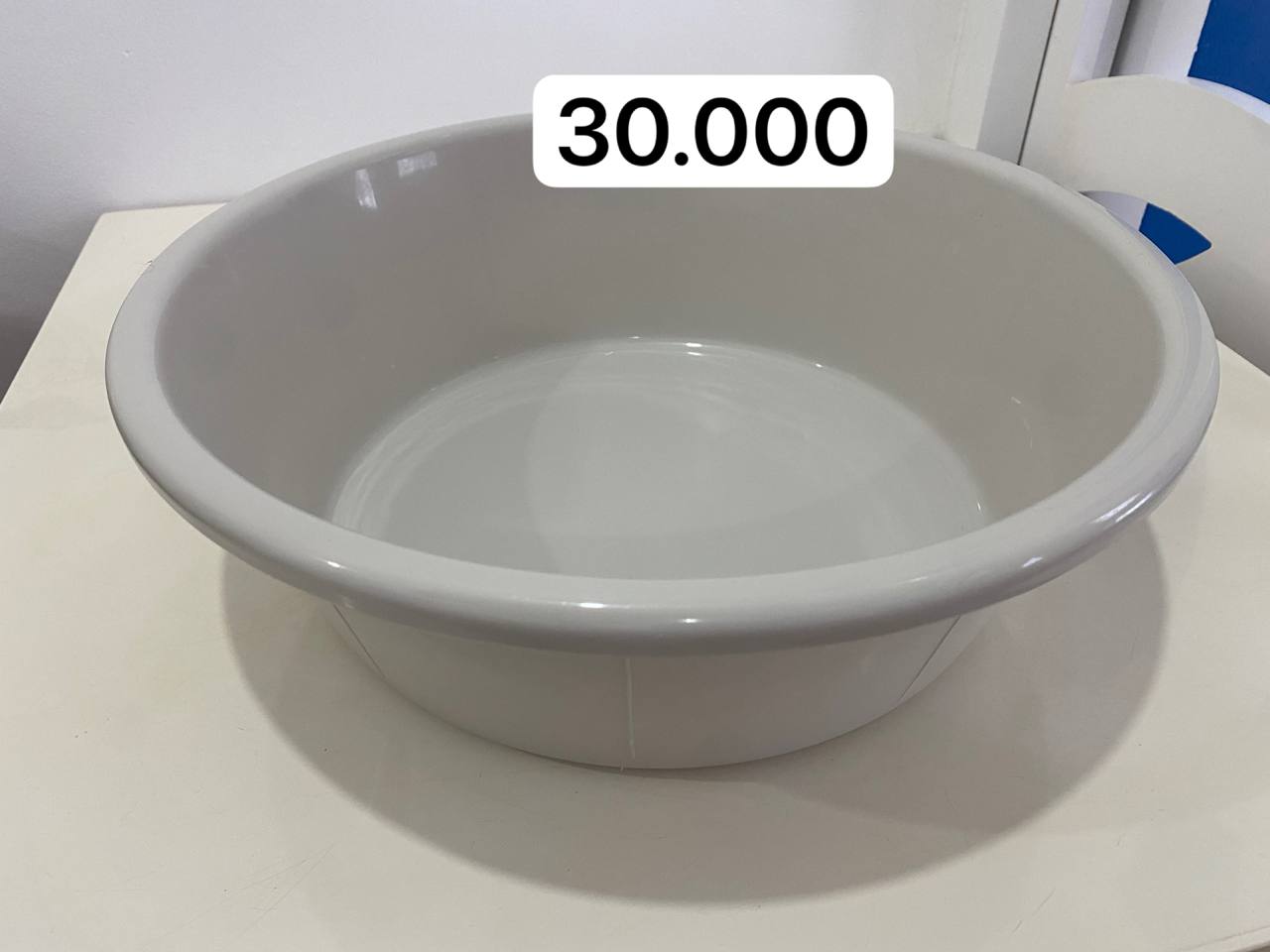 Фото 3: Продаются различные предметы: маленькая подушка 40x30 см, пластиковое…