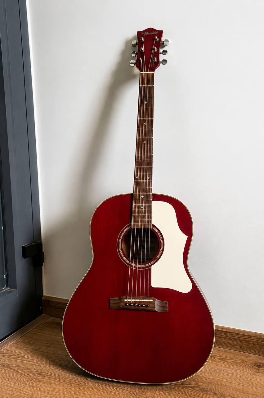 Фото 2: Продаётся практически новая акустическая гитара Mavis MJ-45 WR, цвет Wine Red, форма…