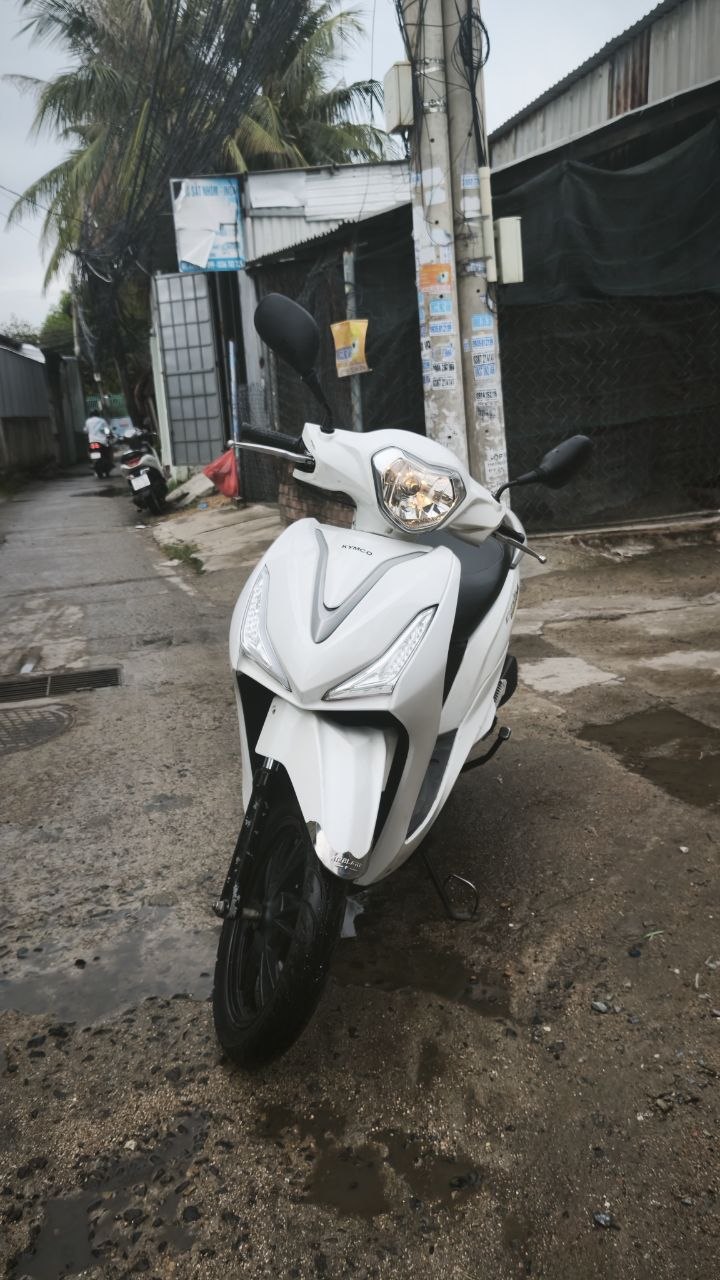 Продаётся скутер Kymco Candy Hermosa 50cc 2021 года выпуска (Тайвань).