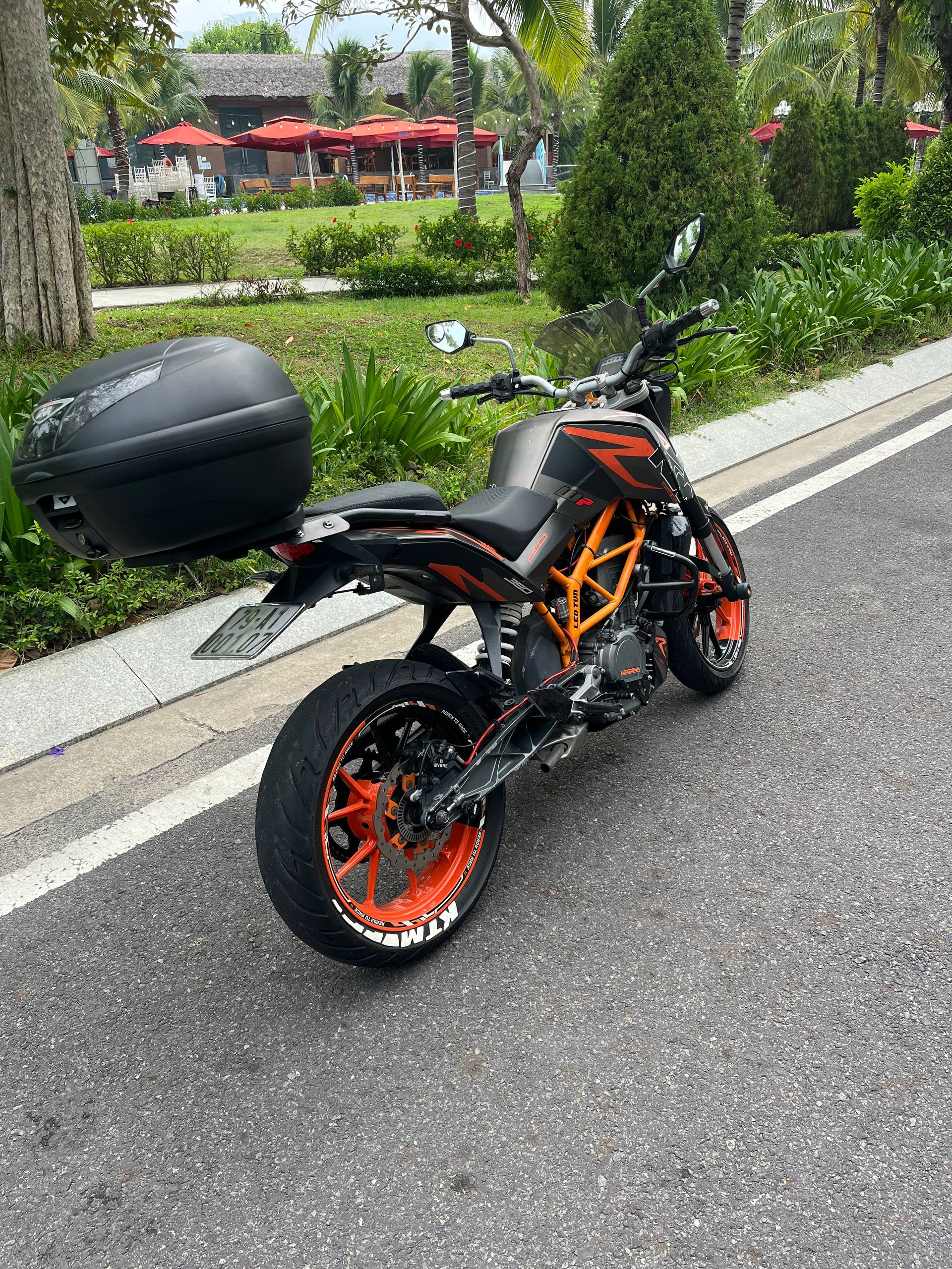 Фото 2: Продаётся KTM Duke 390 первого поколения, 390 см³, мощный и…