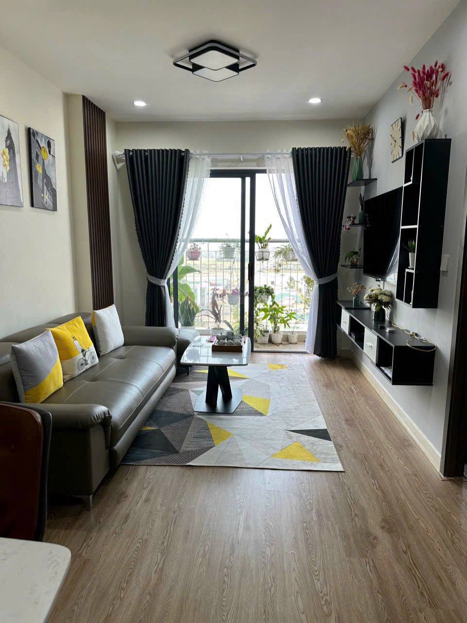 Сдаётся двухкомнатная квартира в комплексе Ecolife Riverside с двумя ванными комнатами.