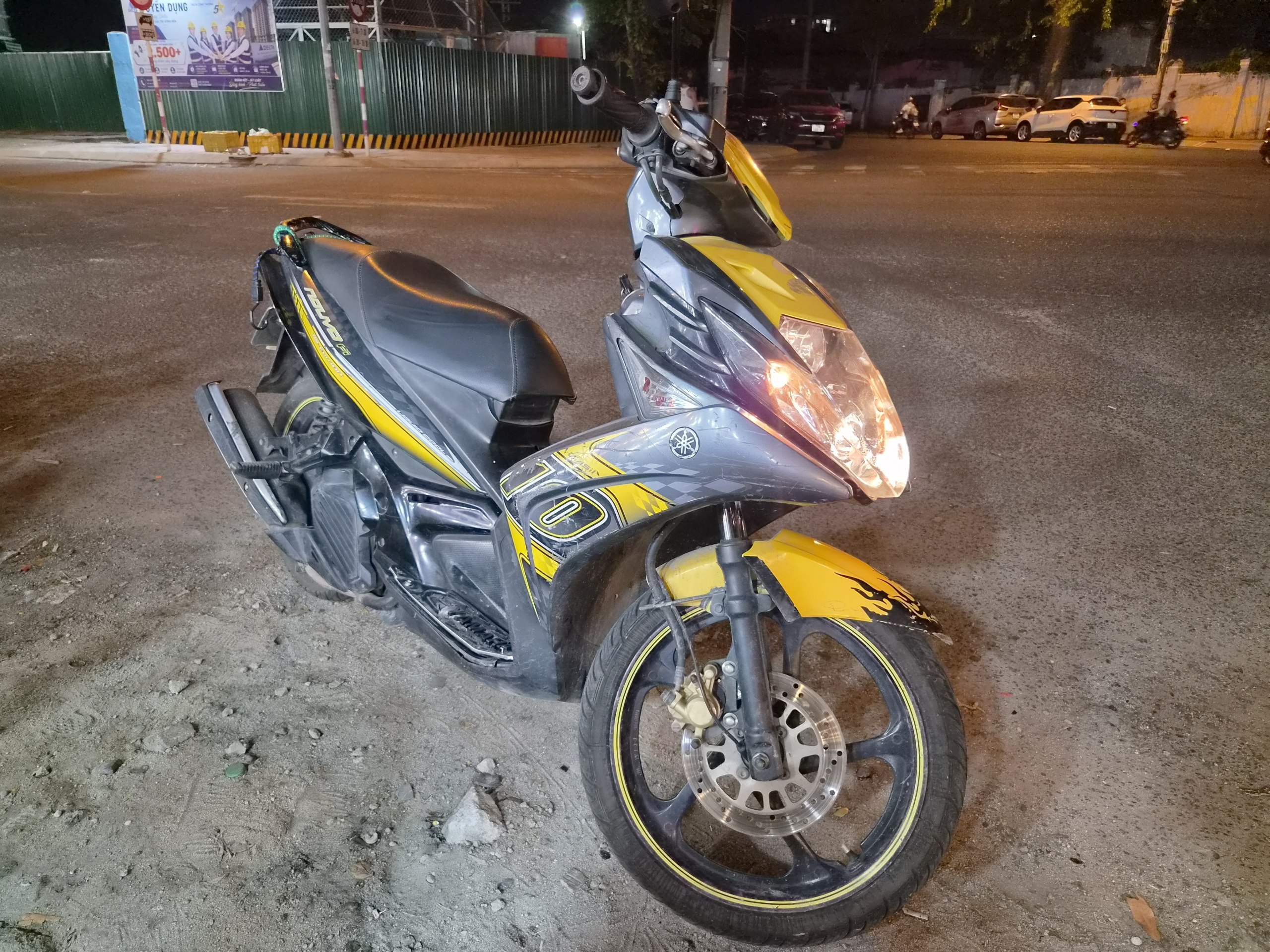 Фото 3: Продаётся Yamaha Nouvo 5 RC, 125 куб.см, за 7 000 000 донгов.