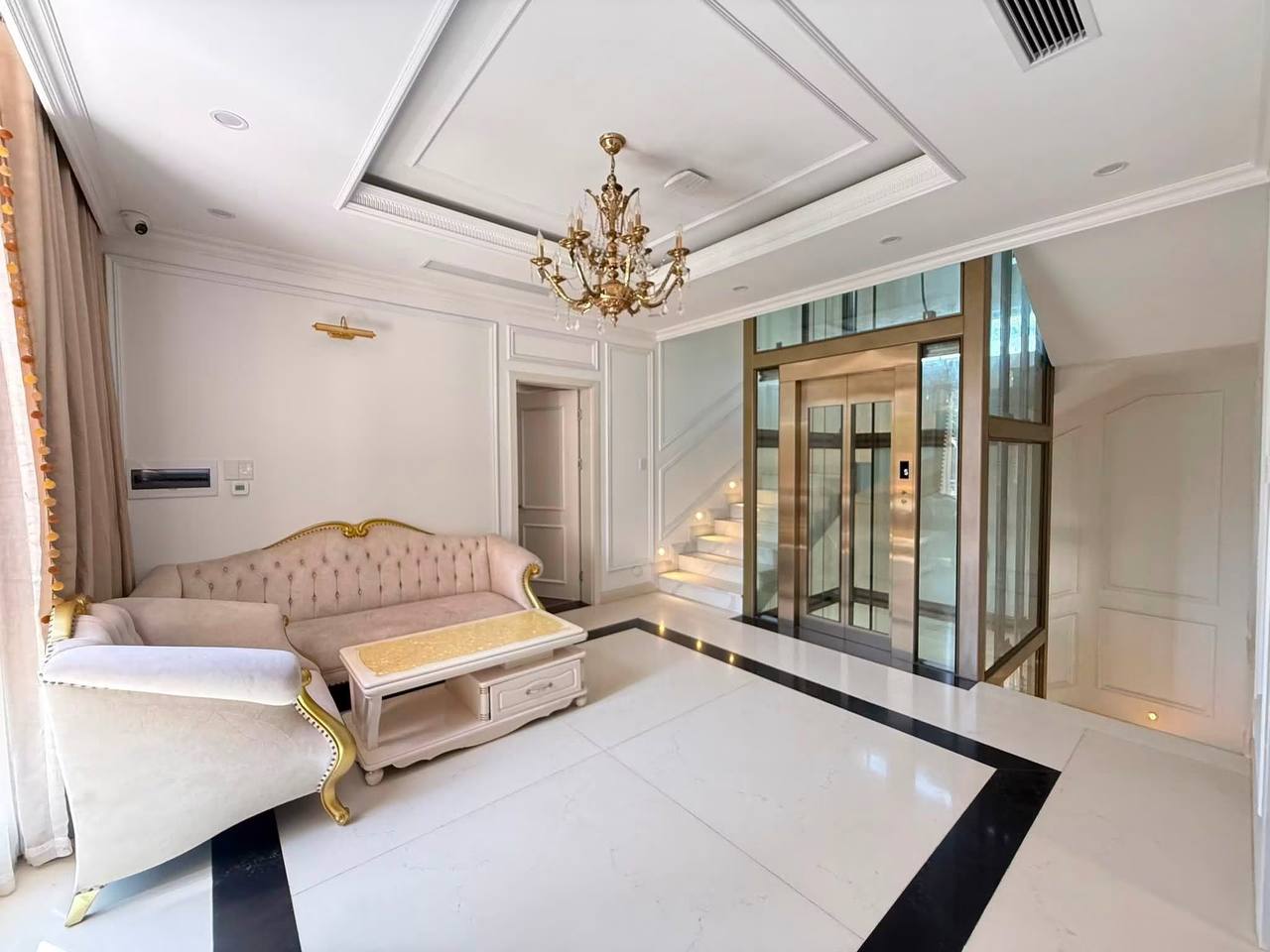 Вилла 5 этажей, 8 спален, 9 ванных комнат, площадь 750 м²