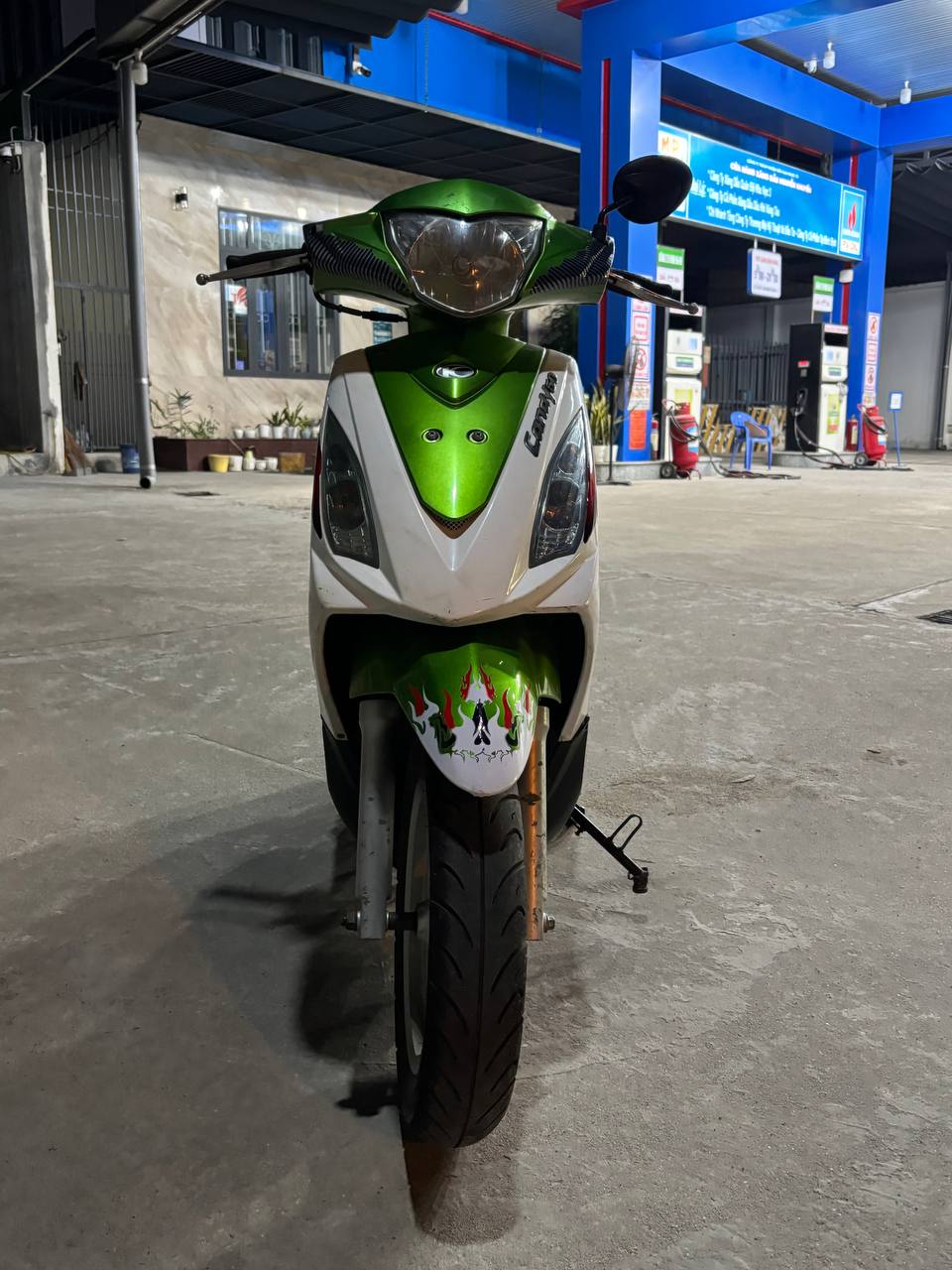 Продаётся скутер KYMCO Candy 2012 года, объём двигателя 50 куб