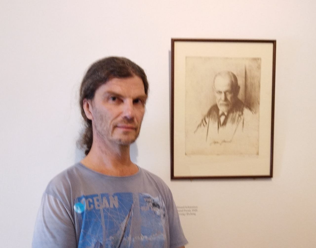 Психолог, психоаналитический психотерапевт, семейный и парный психотерапевт.