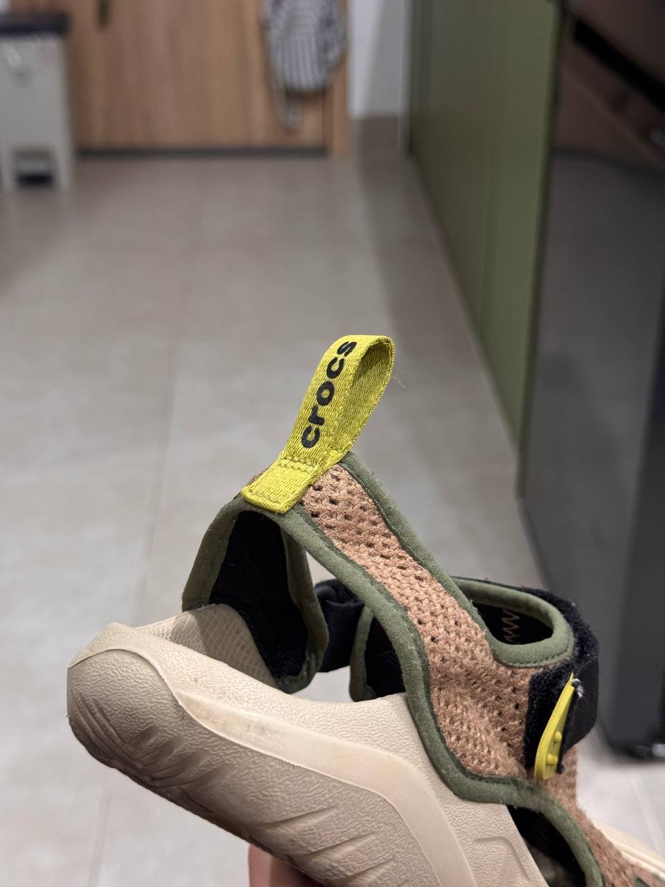 Фото 3: Продаю сандалии Crocs Swiftwater цвета хаки