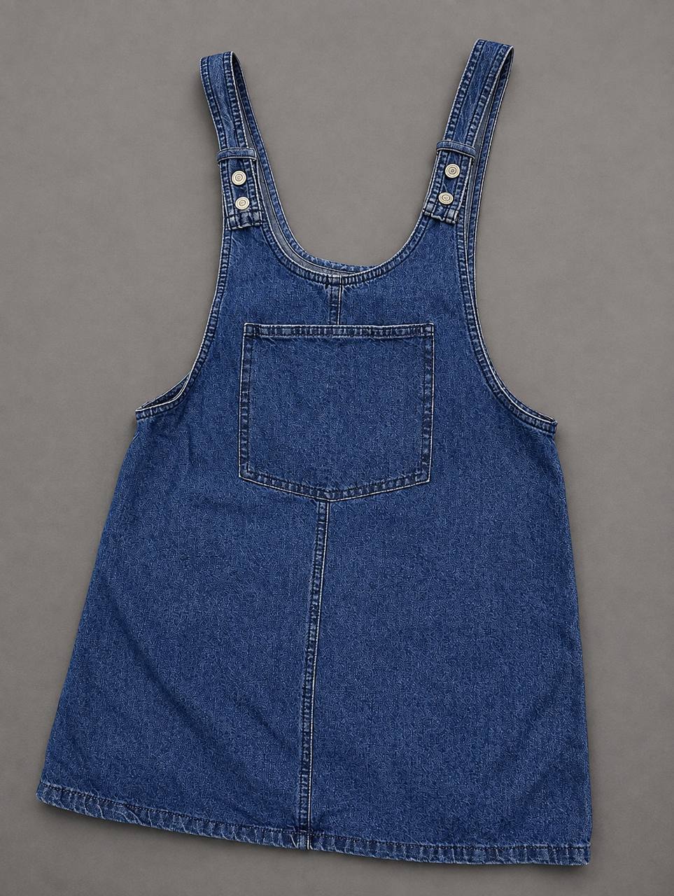 Фото 2: Классический джинсовый сарафан Pull&Bear из плотного синего денима, размер S (EUR 36).