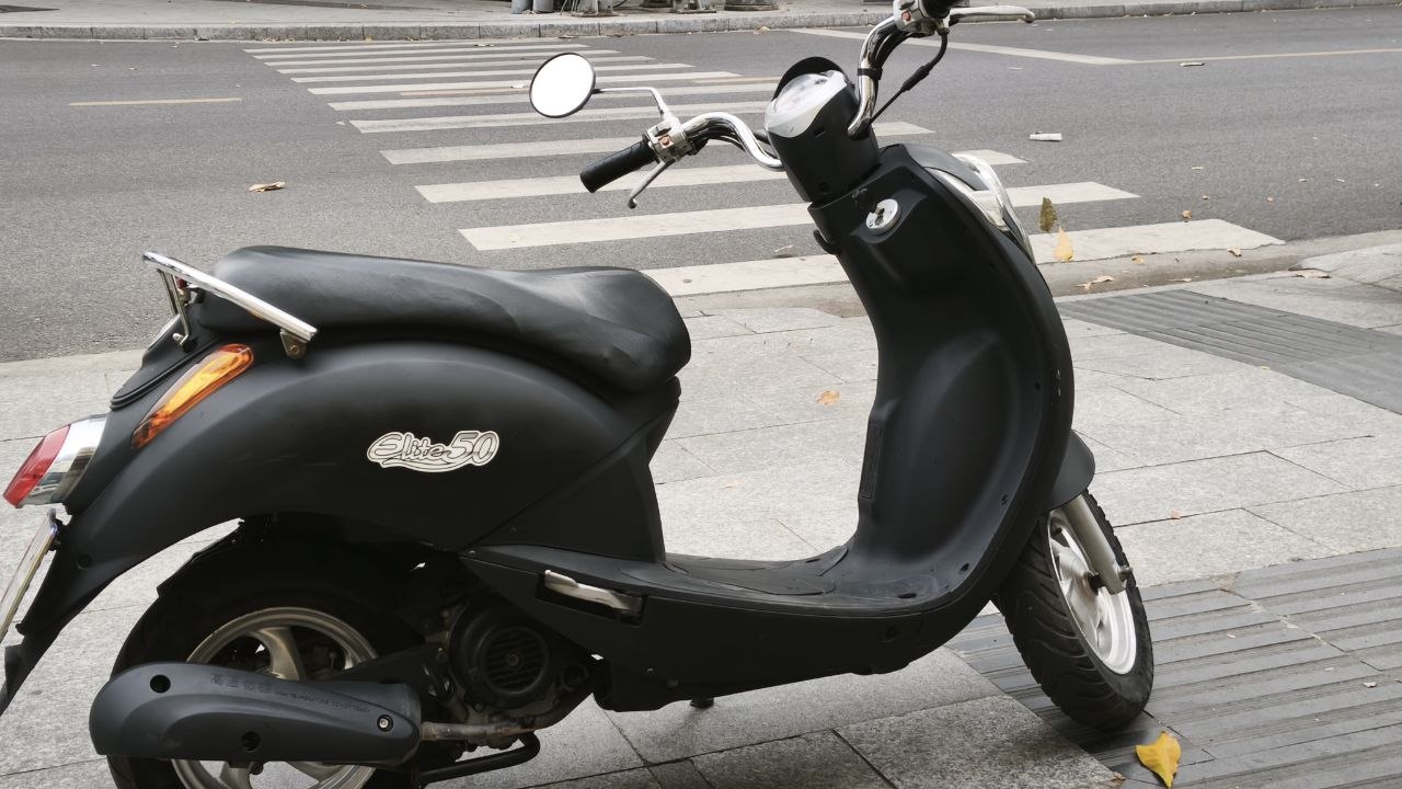 Фото 3: Продаю скутер SYM Elite 50cc 2020 года
