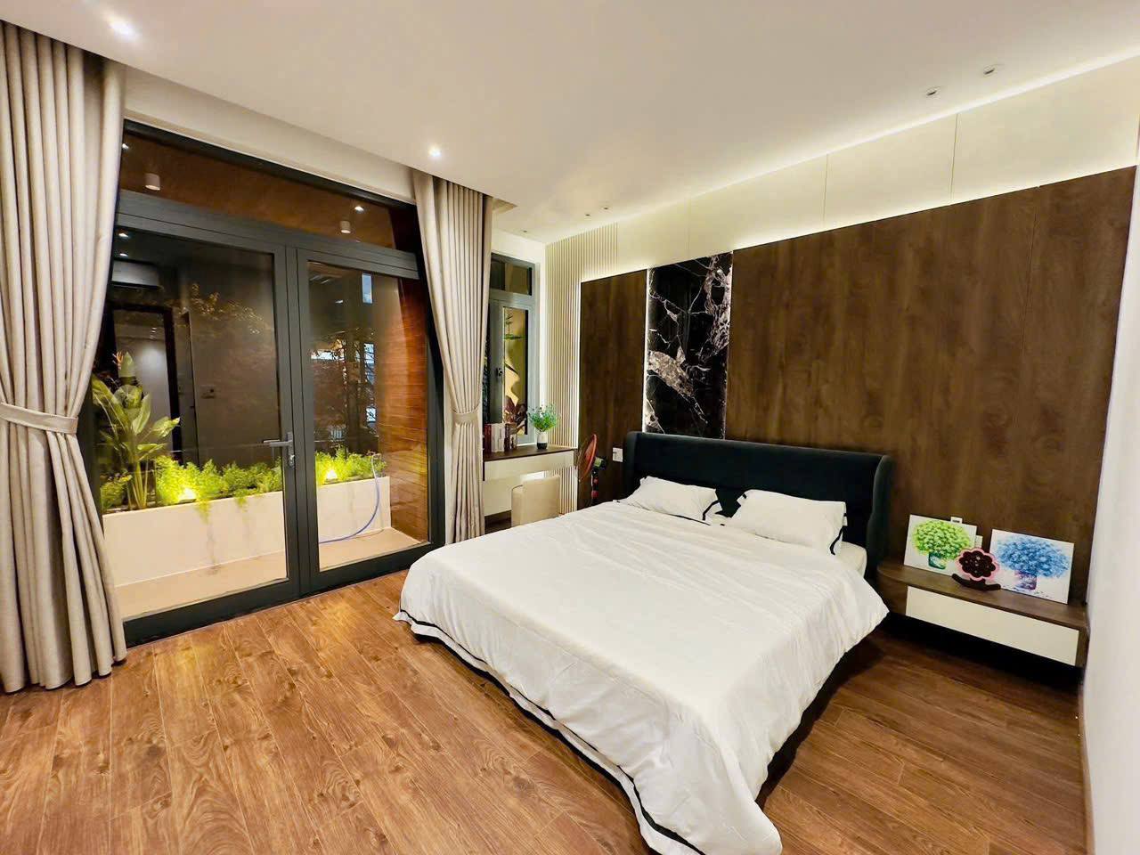 Сдаётся дом 3 этажа, 3 спальни, 4 санузла, площадь 100 м²