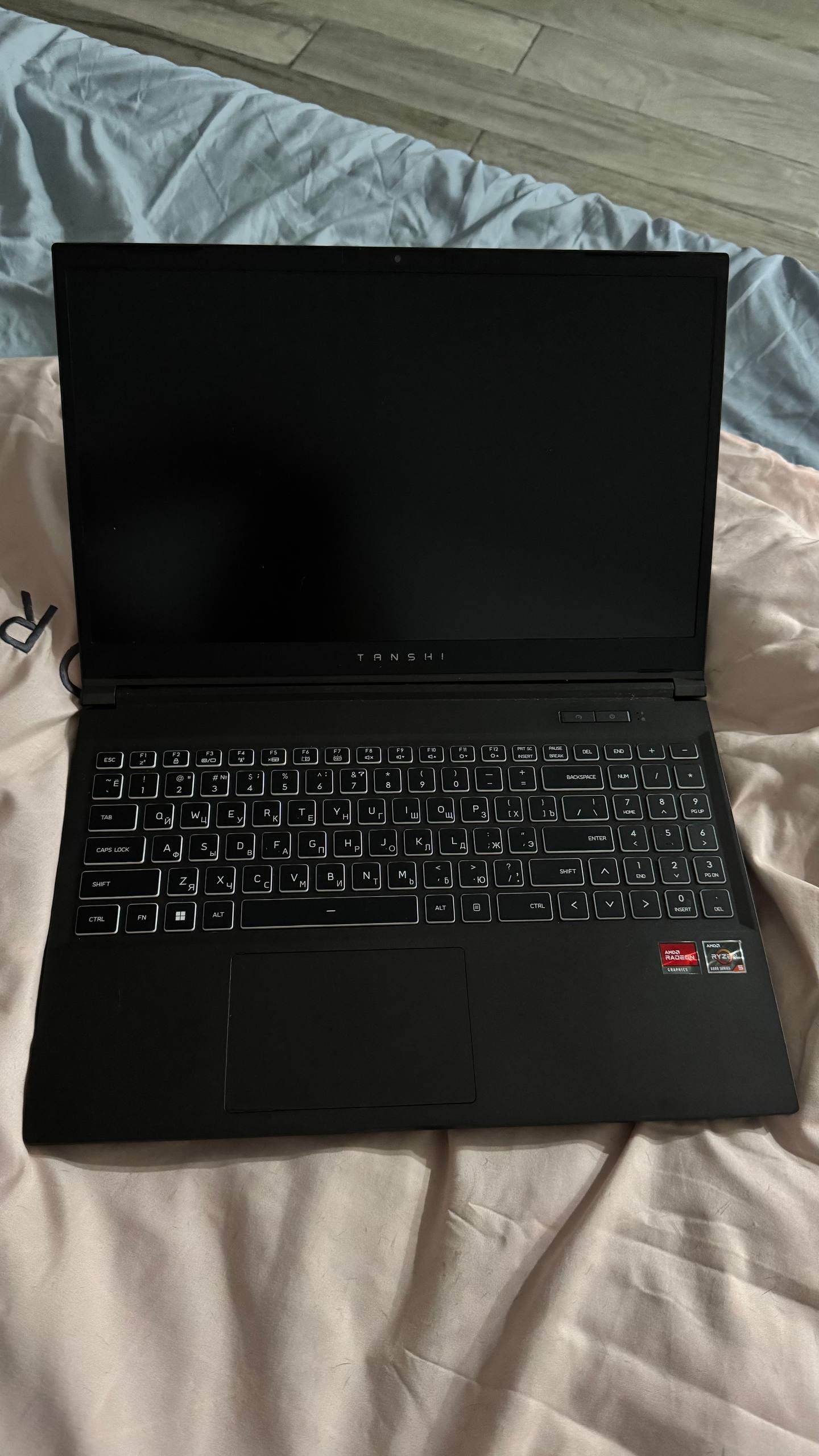 Фото 2: Ноутбук Tanshi с Ryzen 5 6600H, RTX 3050 4 ГБ, 16 ГБ ОЗУ и SSD 512…