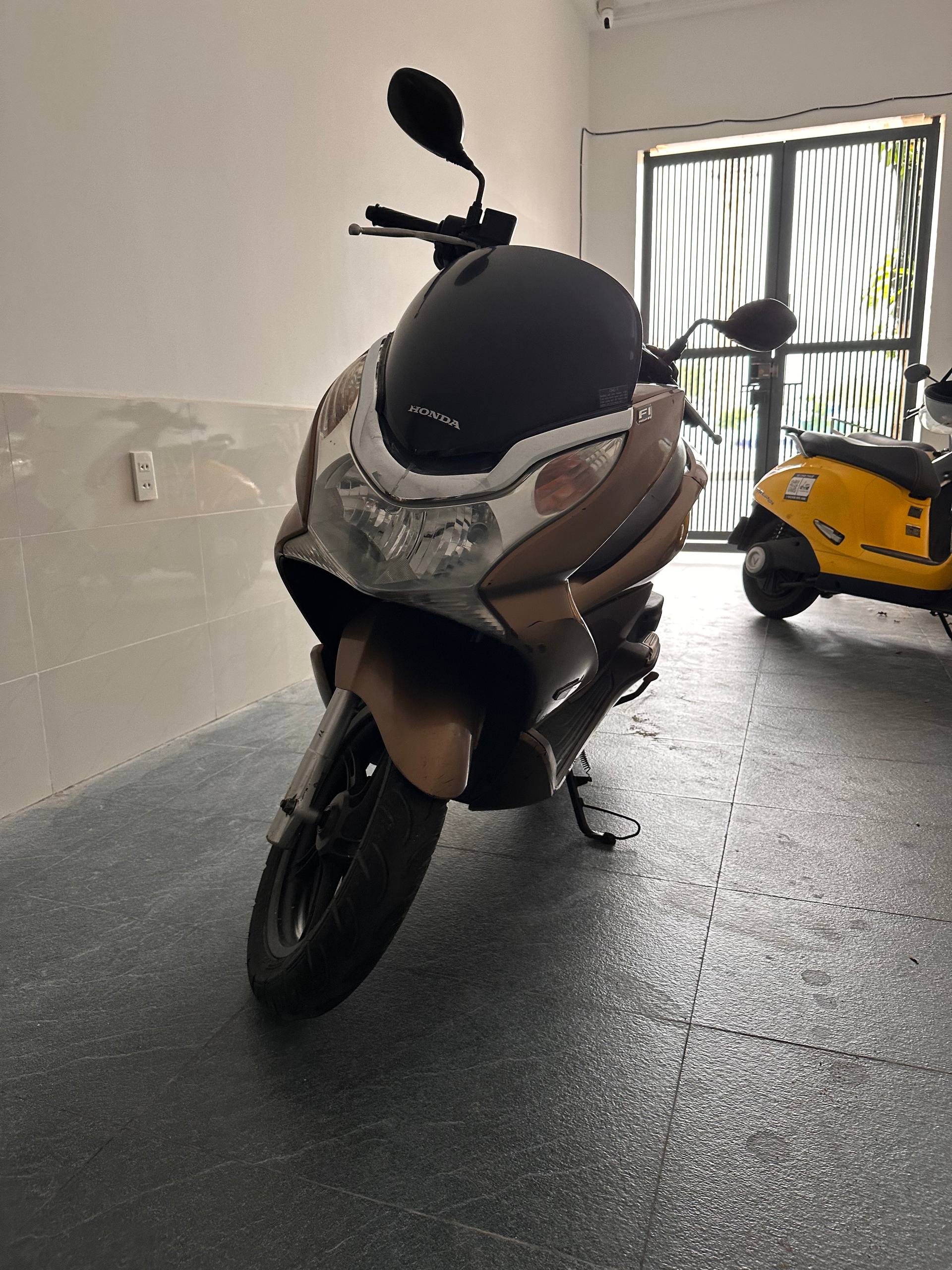 Honda PCX 2011 года в отличном техническом состоянии