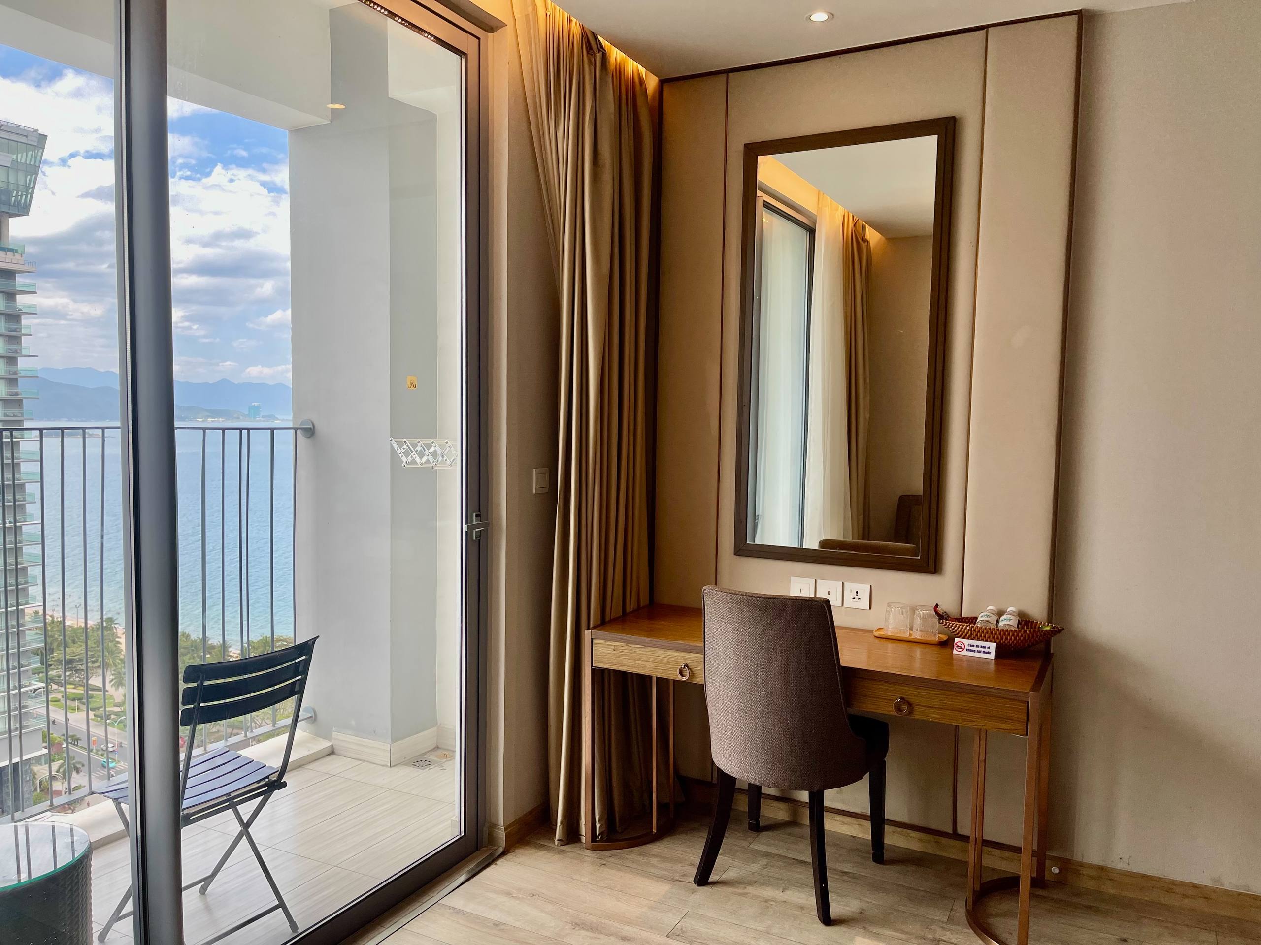 Сдаётся светлая студия 42 м² в Panorama Nha Trang, в шаговой доступности от пляжа.