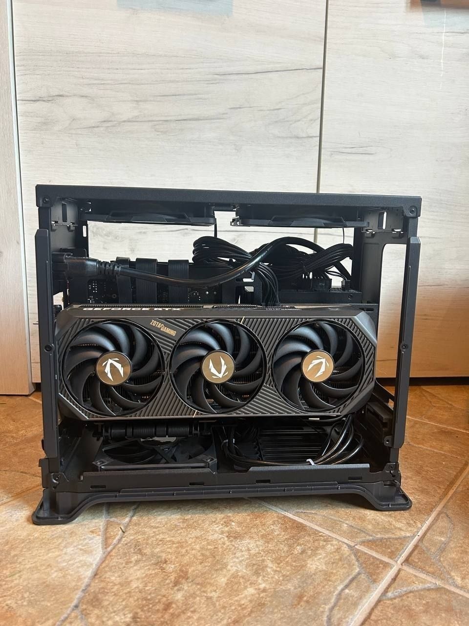 Продаётся топовая mini-itx сборка ПК: процессор AMD Ryzen 7 7800X3D, материнская плата…