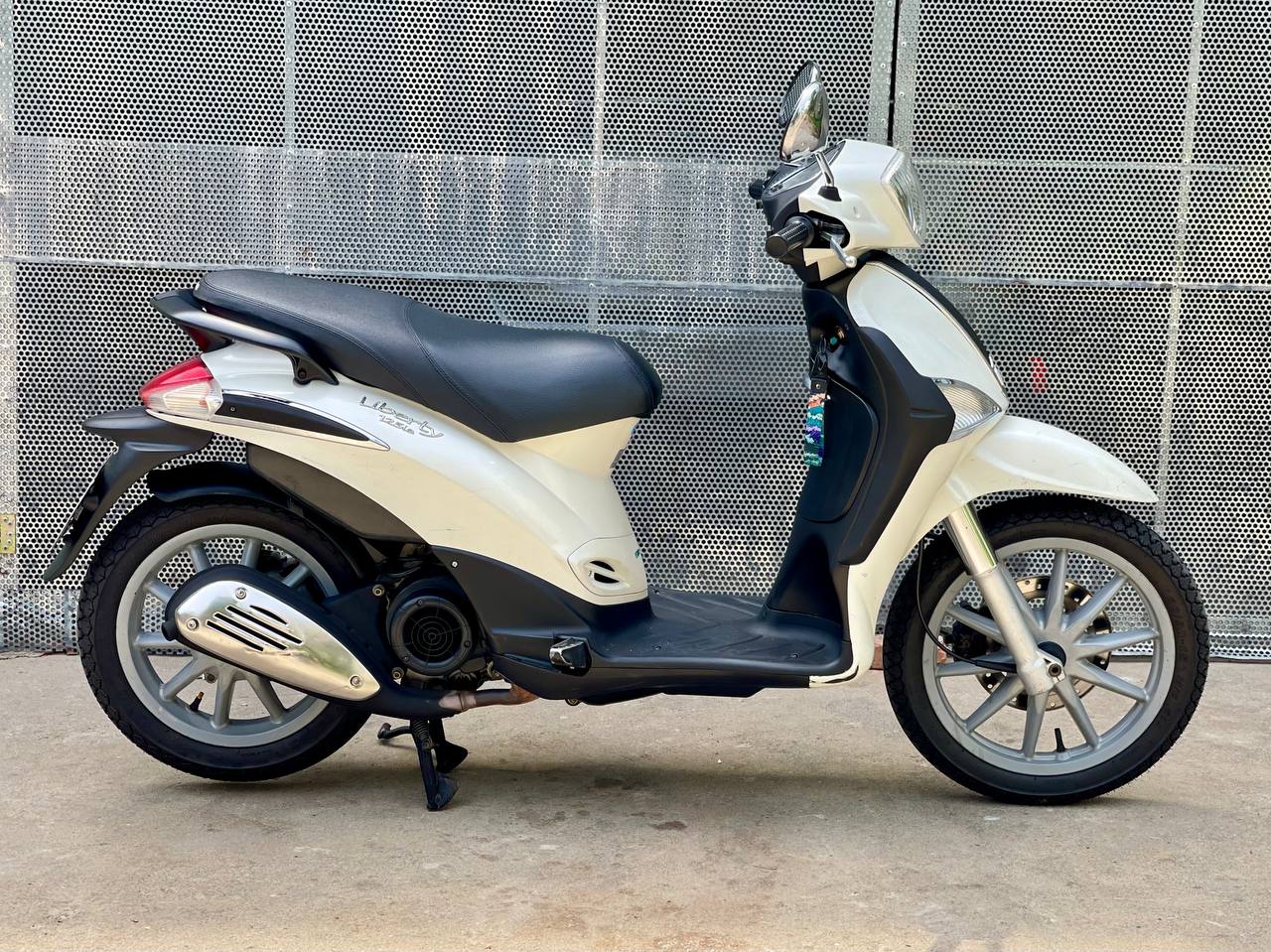 Продаю Piaggio Liberty 125 2012 года с Blue Card
