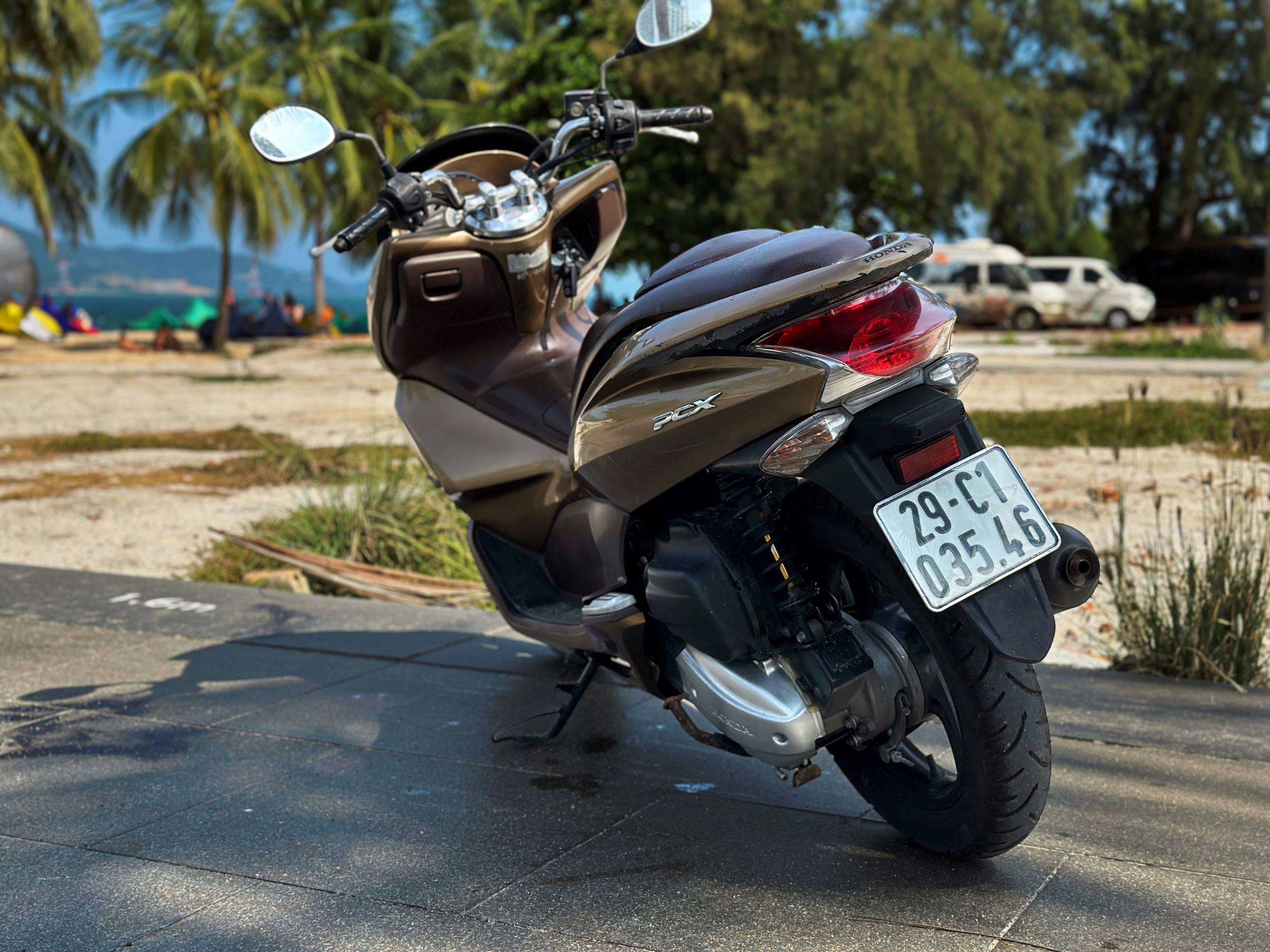 Фото 3: Honda PCX 2011 года, коричневый, пробег 68 000 км, объём 125 куб.см.