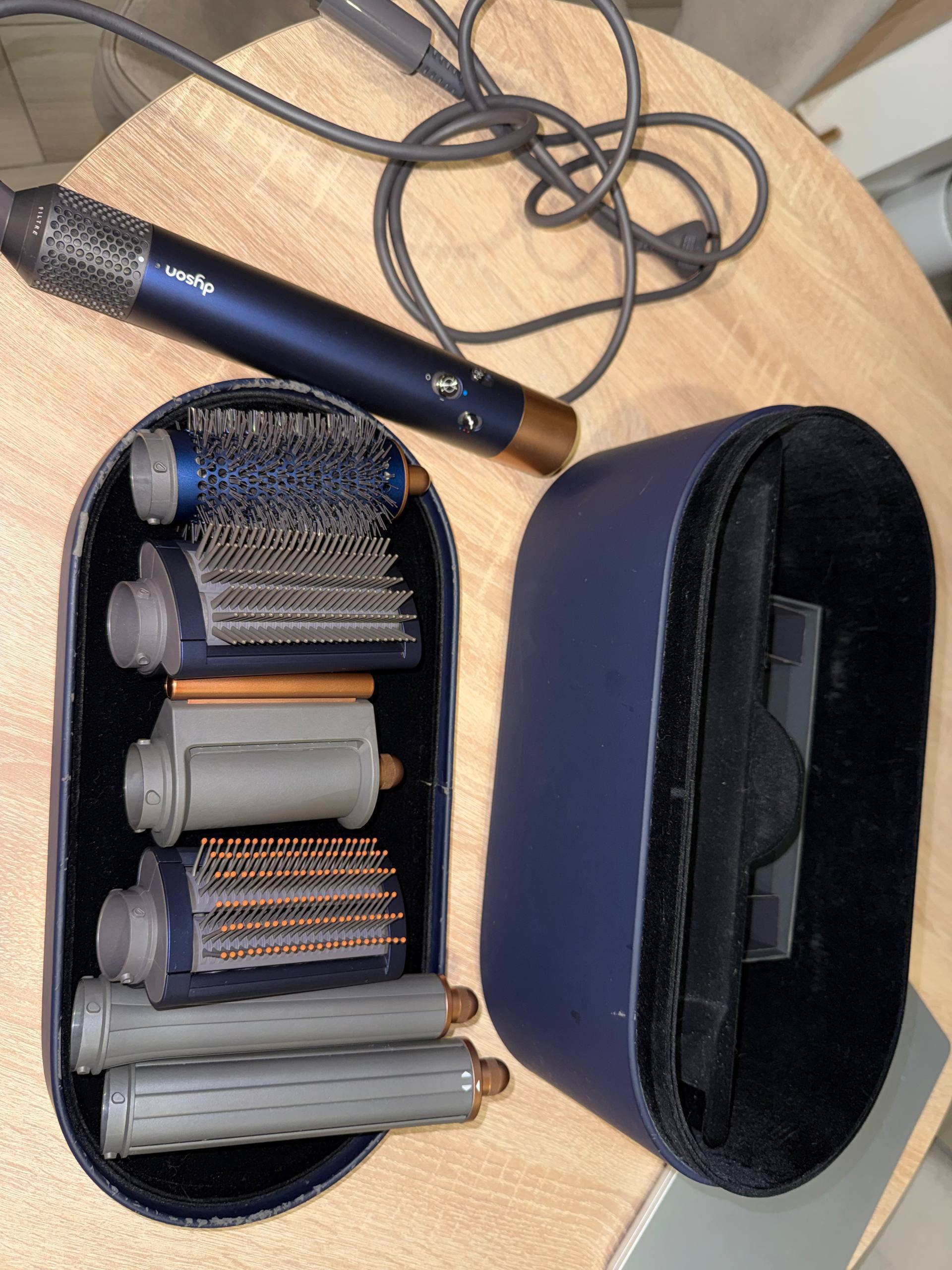 Продаётся стайлер Dyson Airwrap Complete Long (HS05) в отличном состоя