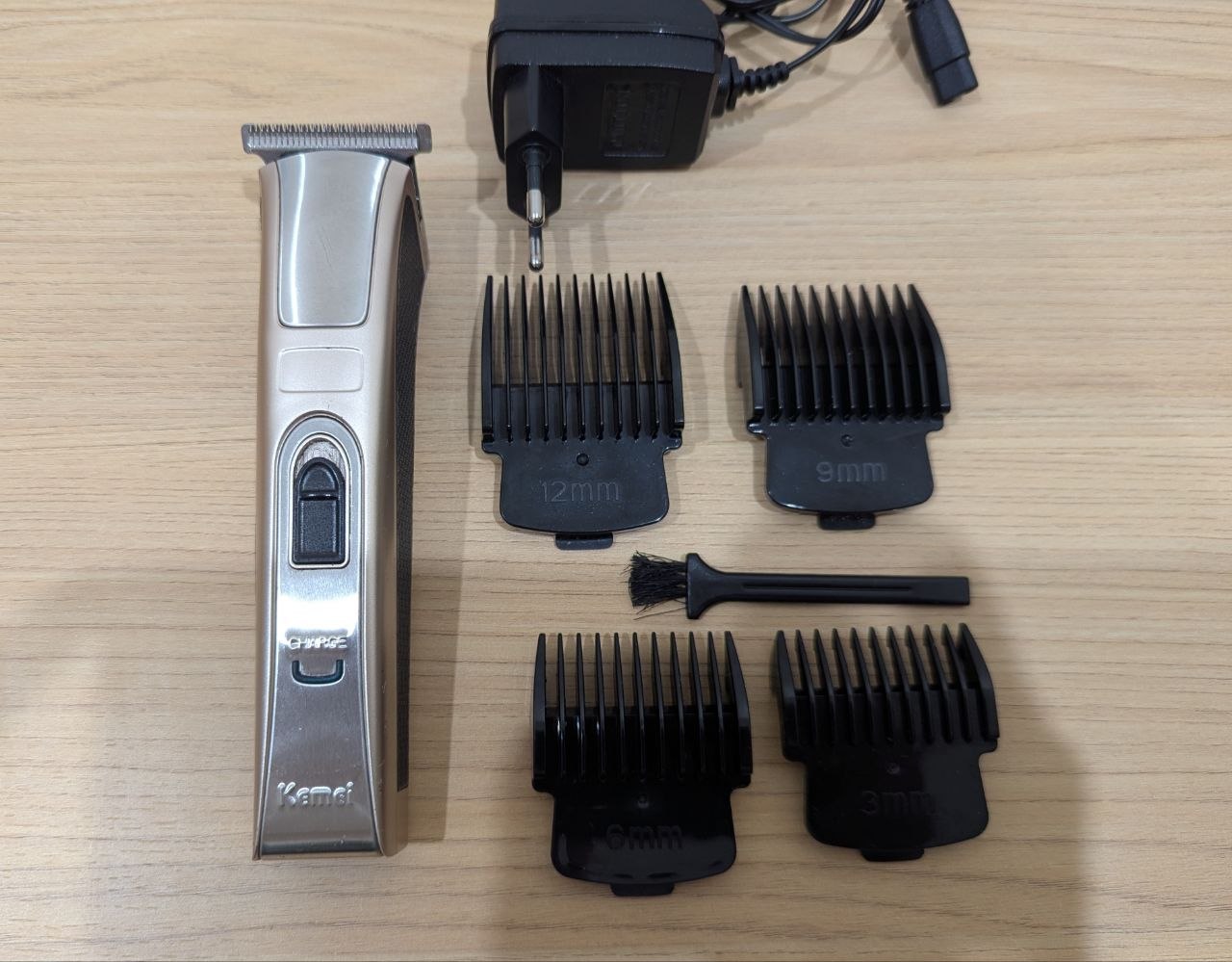 Продаются машинка для стрижки Kemei KM-5017 и триммер 3-в-1 Kemei KM-6630 в хорошем…