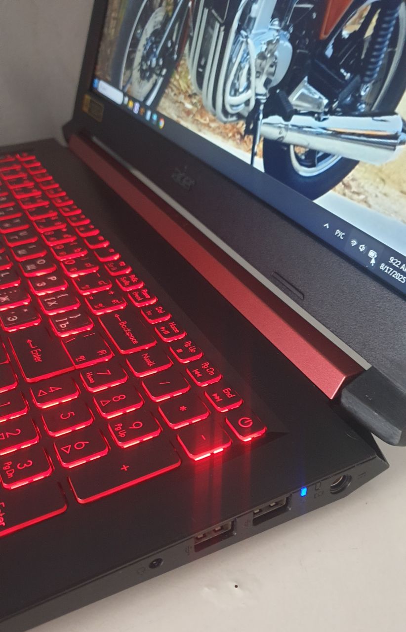 Продаётся игровой ноутбук Acer Nitro 515-51 в хорошем состоянии