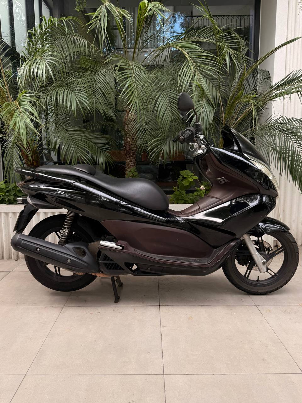 Фото 2: Продается Honda PCX 125 2010 года