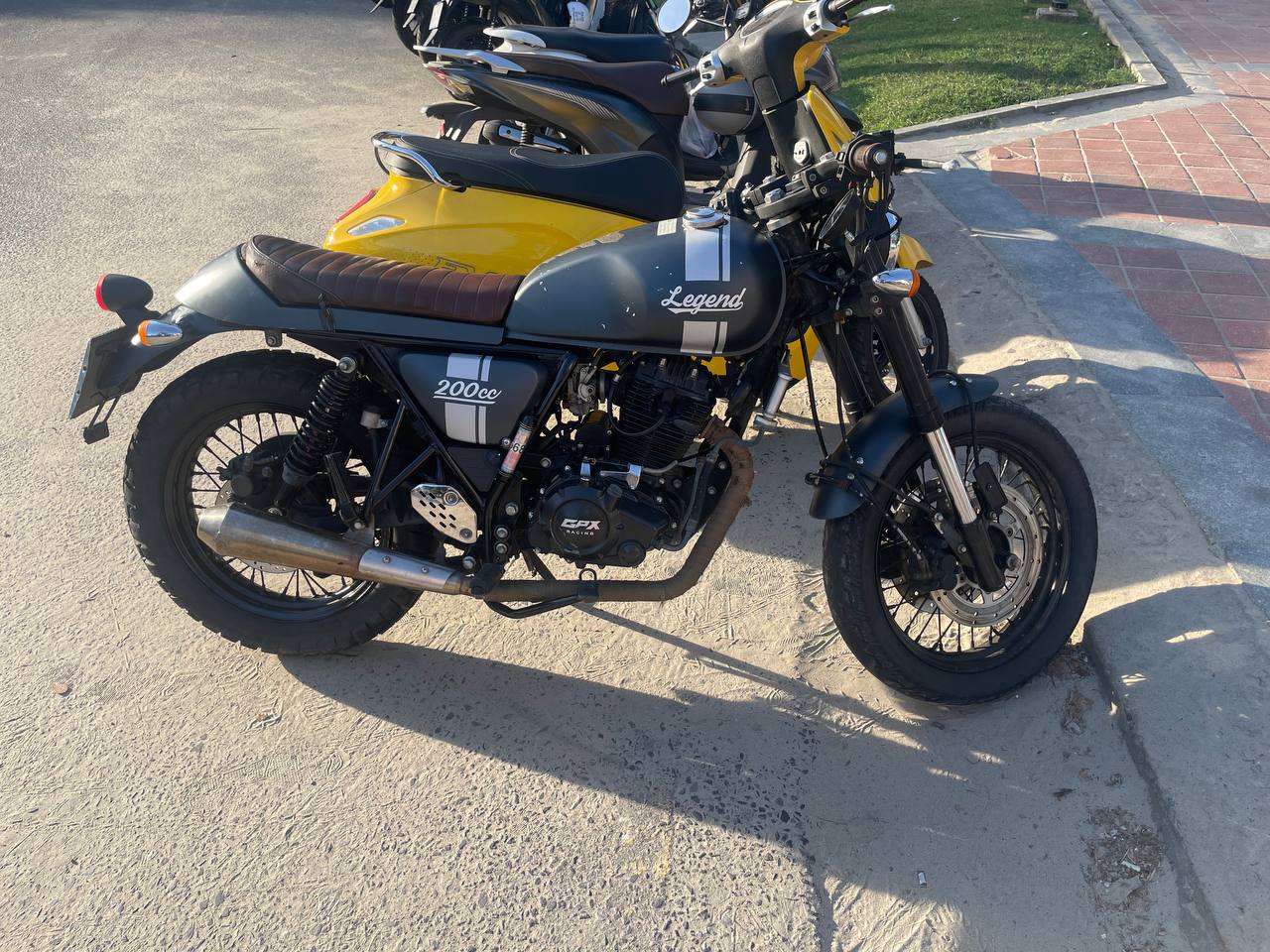 Продаётся байк GPX Legend 200 с оформлением и тайским номером