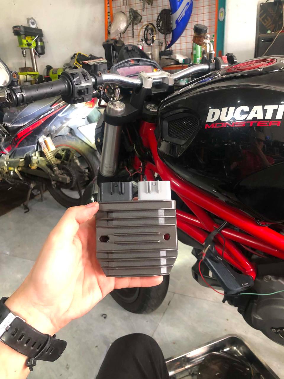 Фото 2: Продаётся Ducati Monster 795 2014 года в хорошем состоянии, с полным пакетом документов…