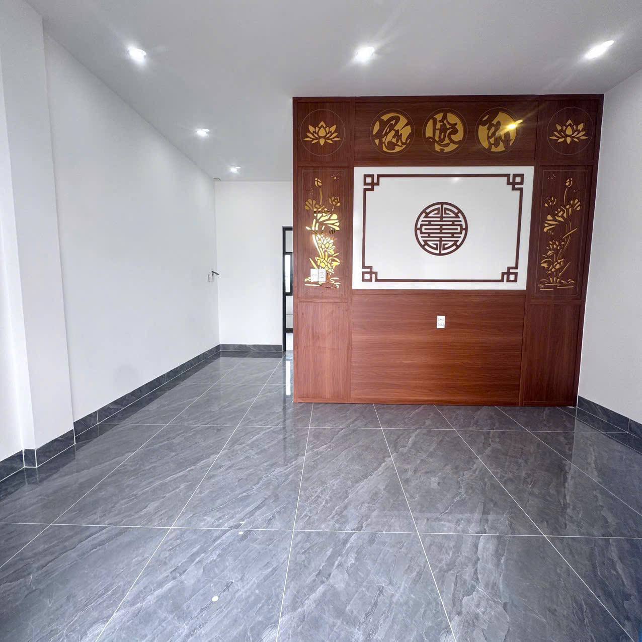 Дом 3 этажа, 3 спальни, 4 санузла, 64 м²