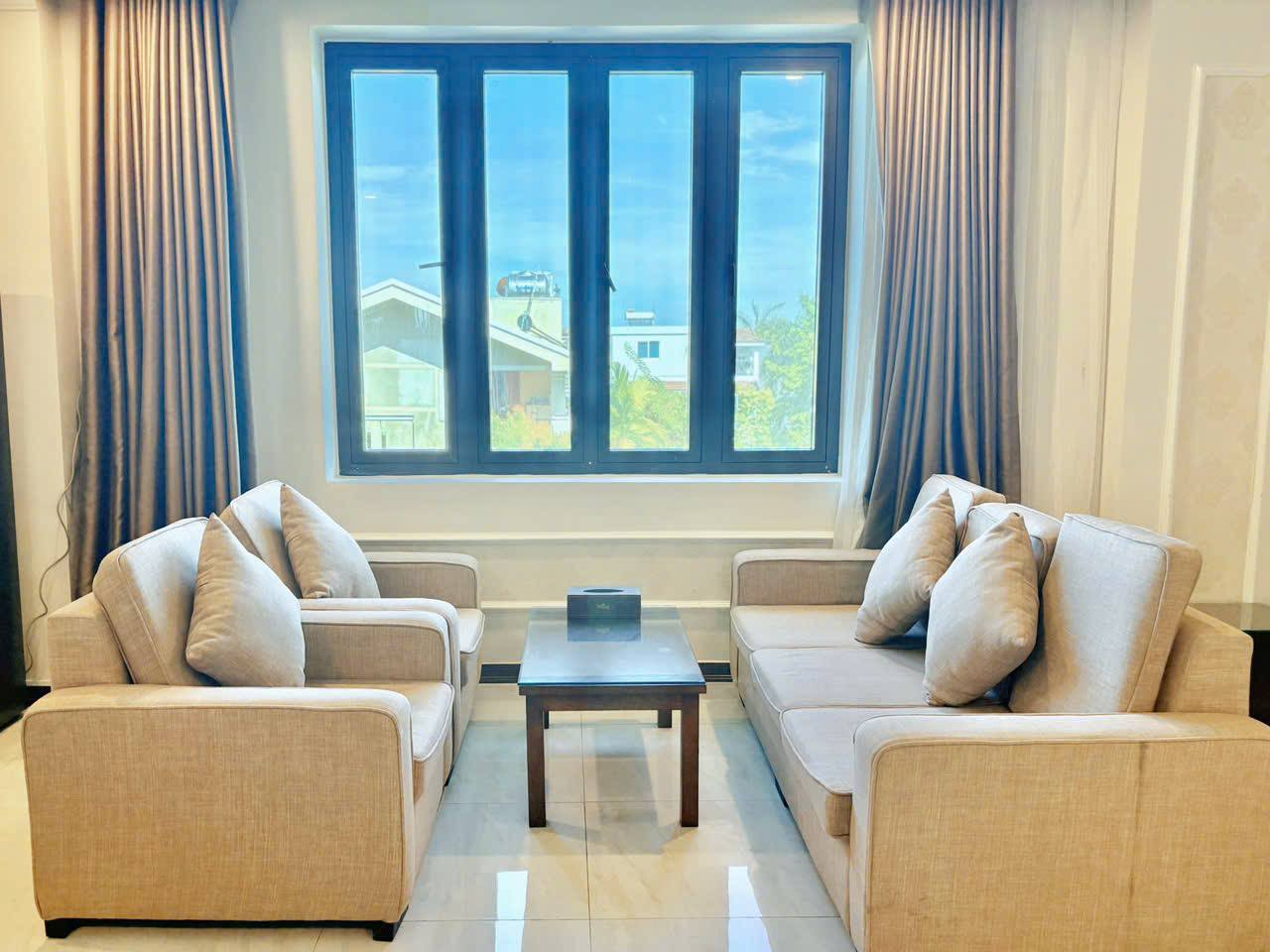 Фото 3: Сдаётся luxury-квартира 66 м² с 2 спальнями в ЖК CT1 VCN Phước Hải, Южный Нячанг.
