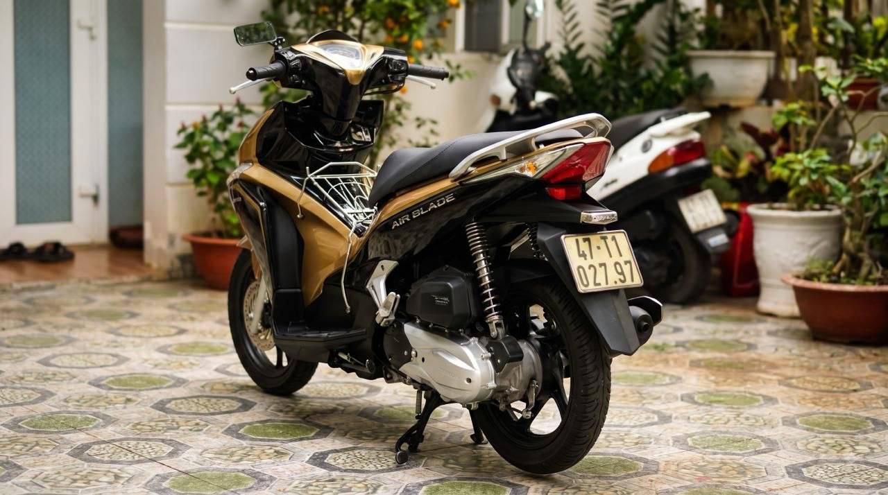 Фото 2: Продается Honda AirBlade 2012 года