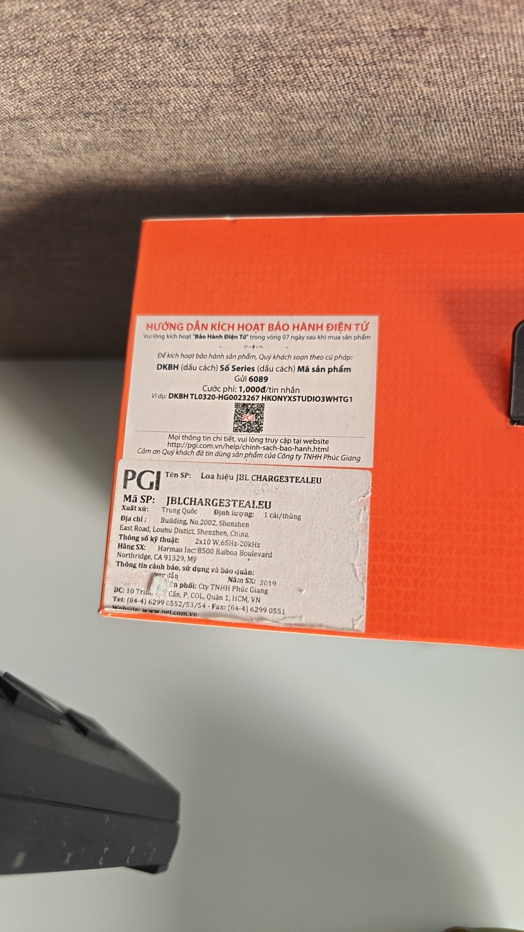 Фото 2: Продаю оригинальную колонку JBL Charge 3 Harman Kardon