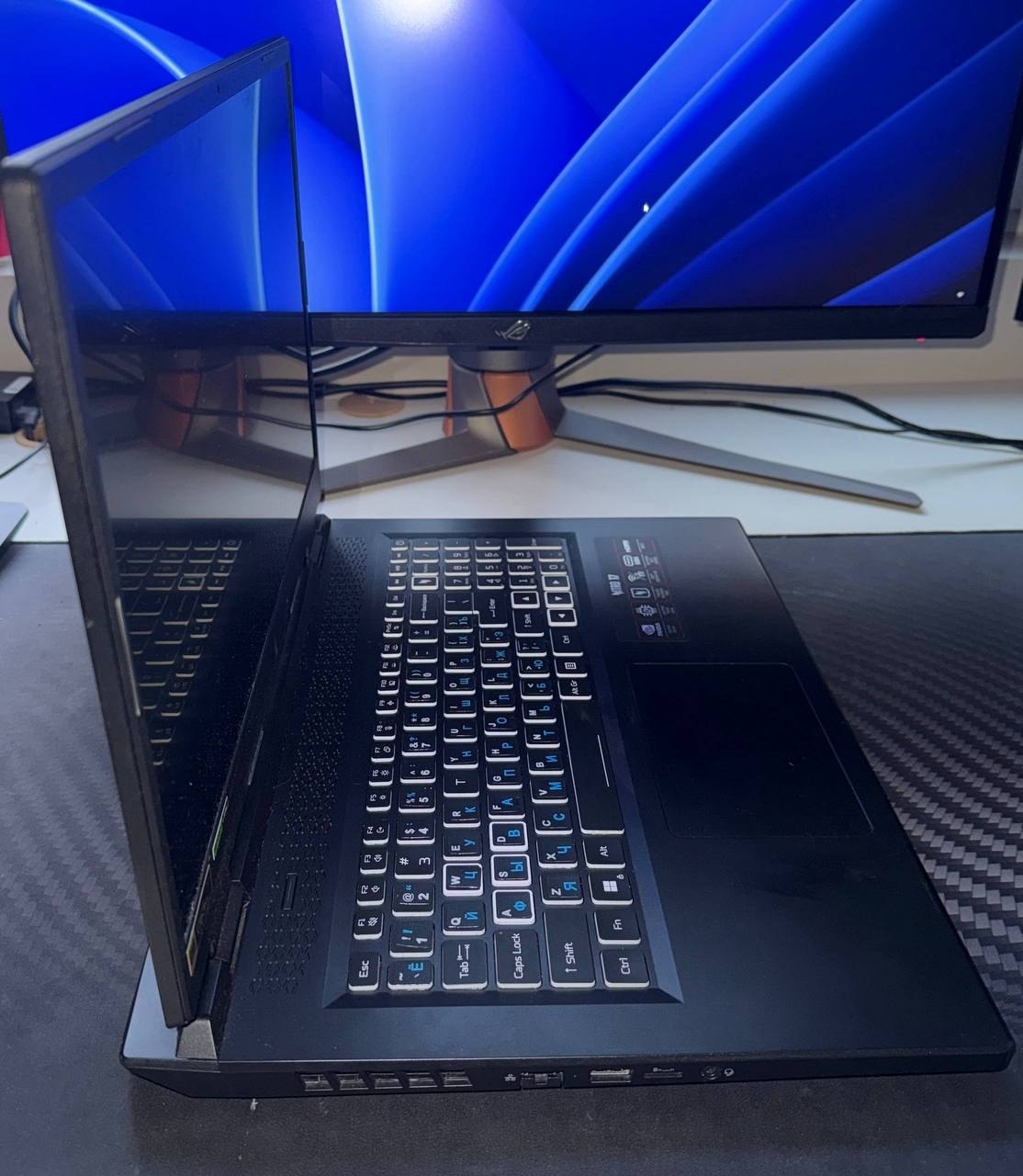 Продается игровой ноутбук Acer Nitro 17 в отличном состоянии, приобретен около двух лет…
