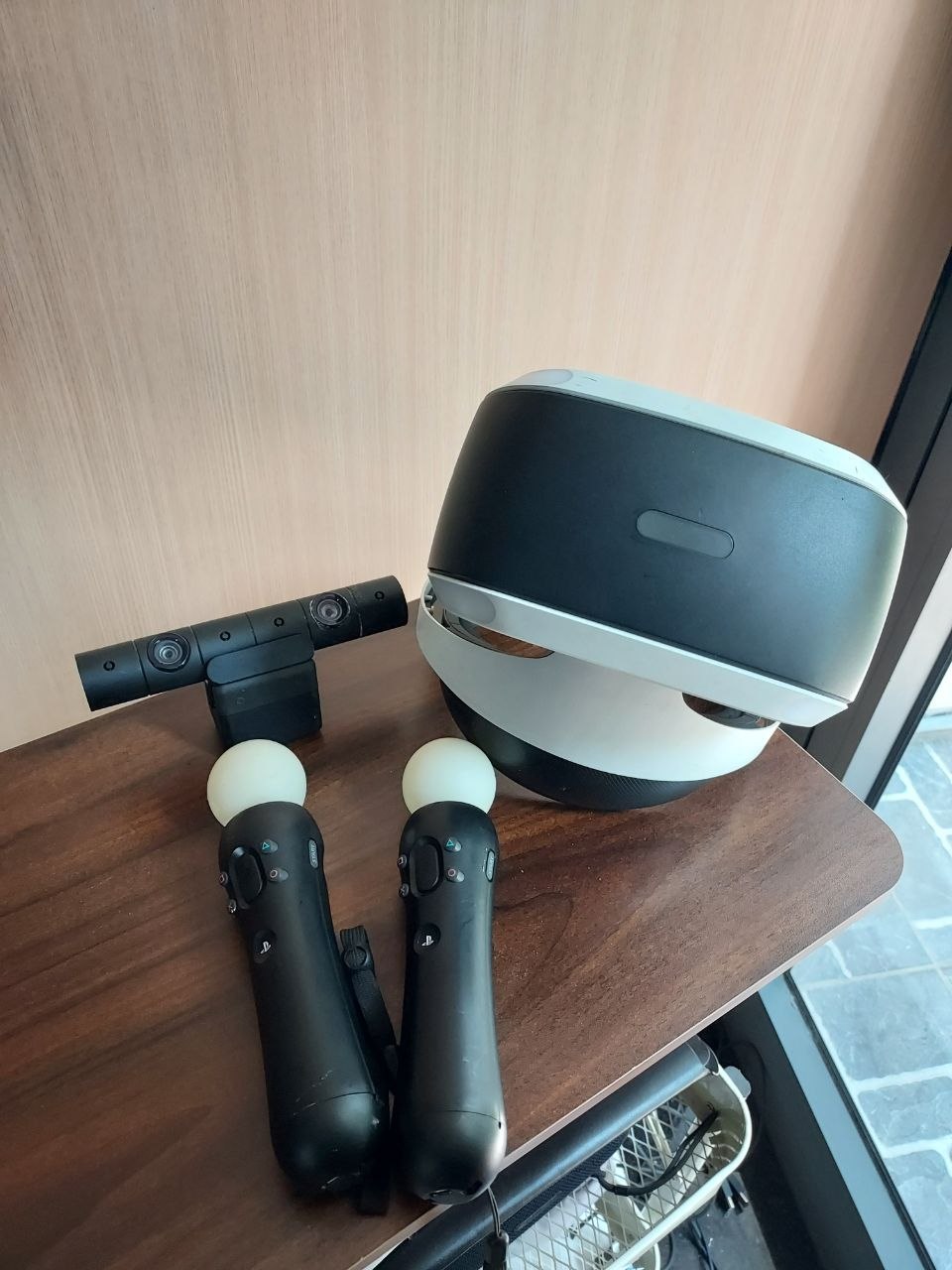Продаётся полный комплект PS VR: геймпады, камера, Move Station