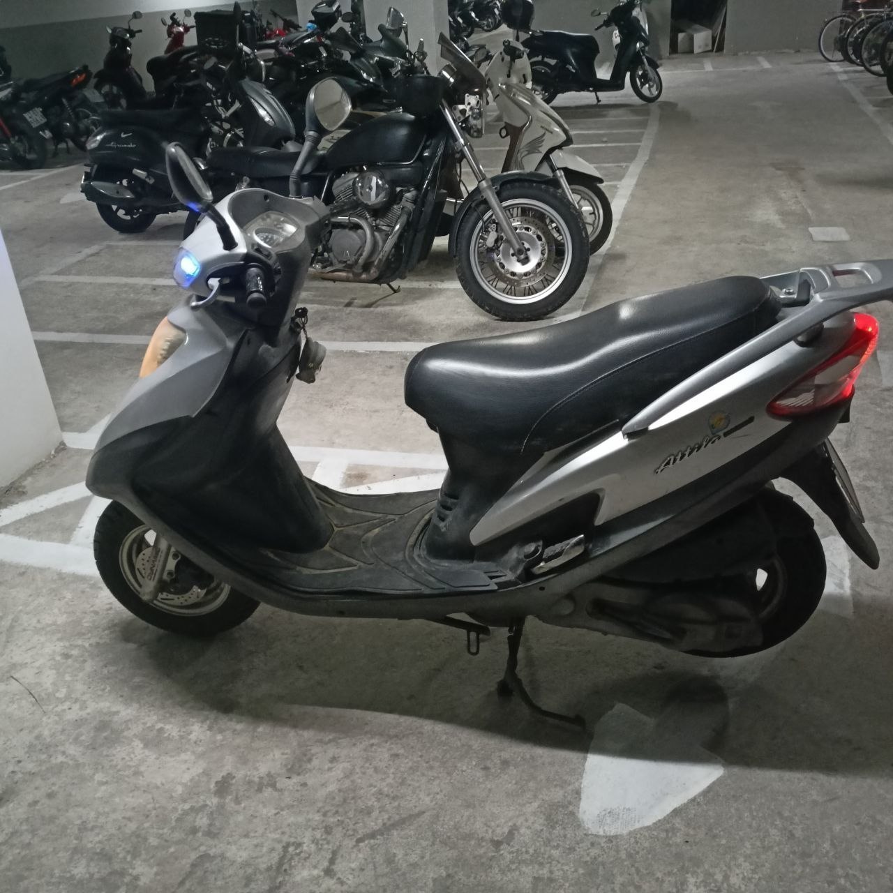 Фото 3: Продаётся байк SYM Attila 2008 года с двигателем 125 куб