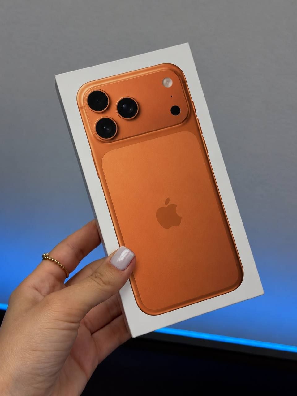 Продаётся новый iPhone 17 Pro 256 ГБ в упаковке, цвет Cosmic Orange, регион Япония…