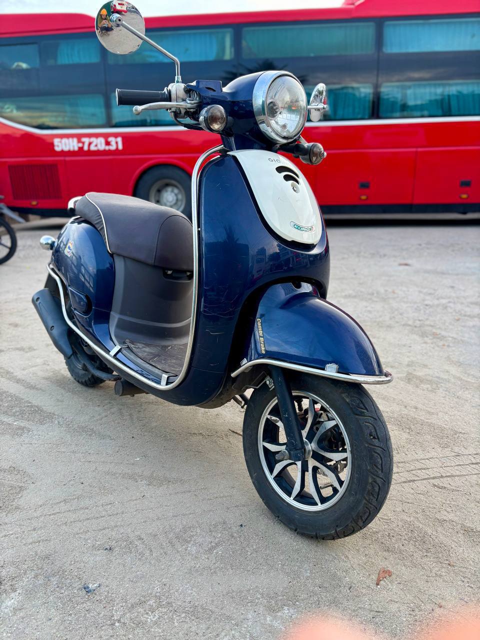 Продаётся мопед Yamaha 2018 года, объём двигателя 50 куб